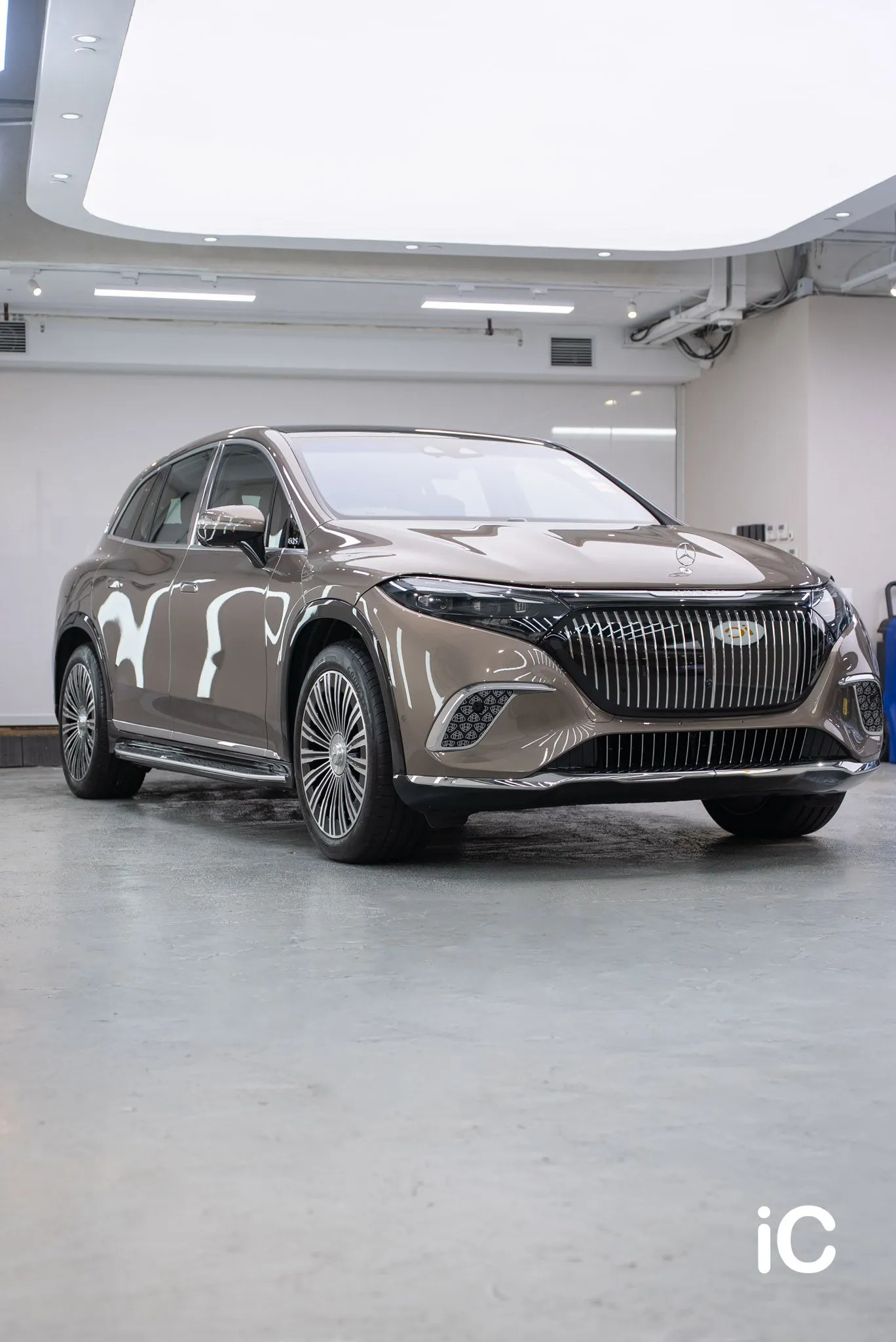Mercedes Benz EQS SUV 鍍膜 施工作品