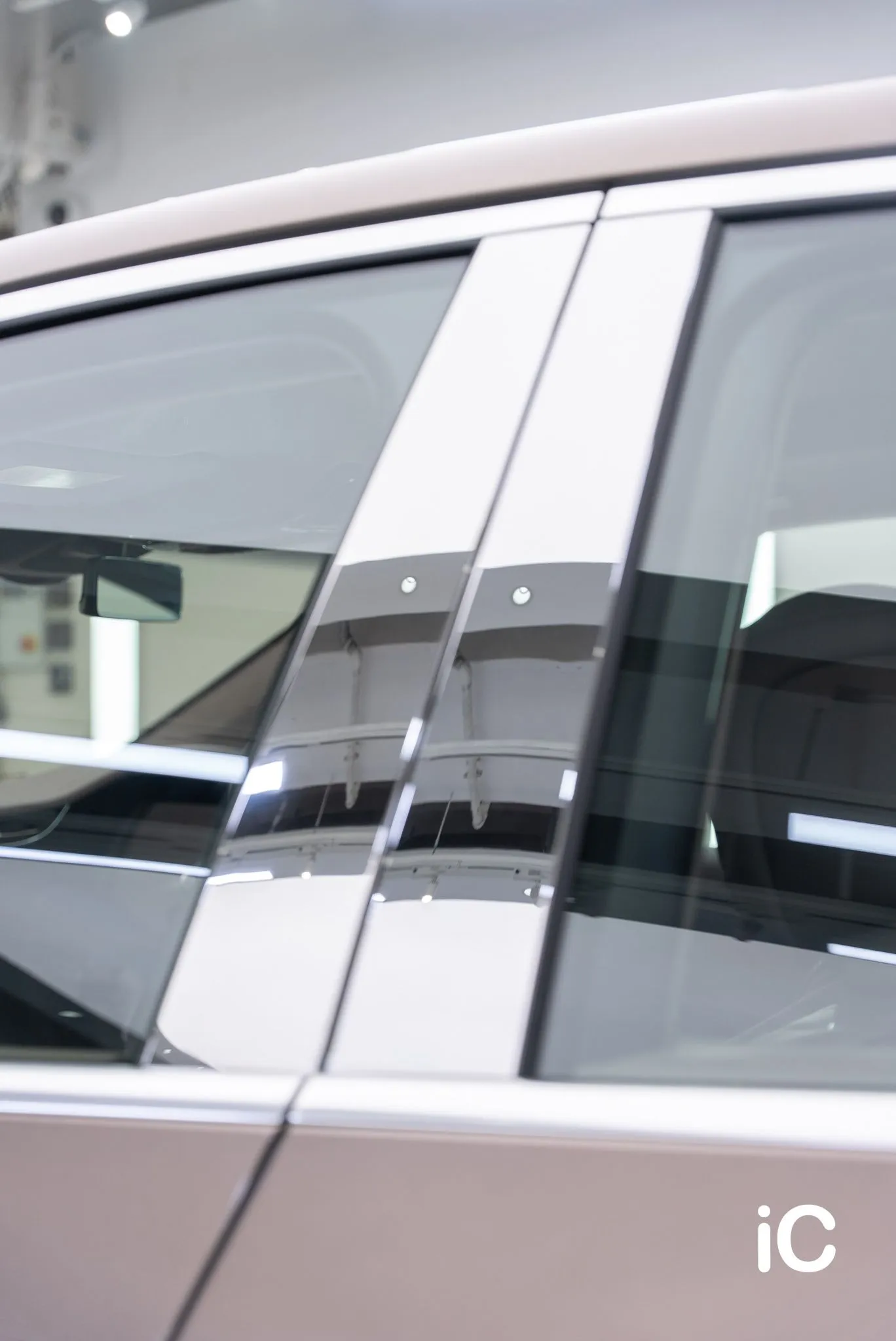 Mercedes Benz EQS SUV 鍍膜 施工作品