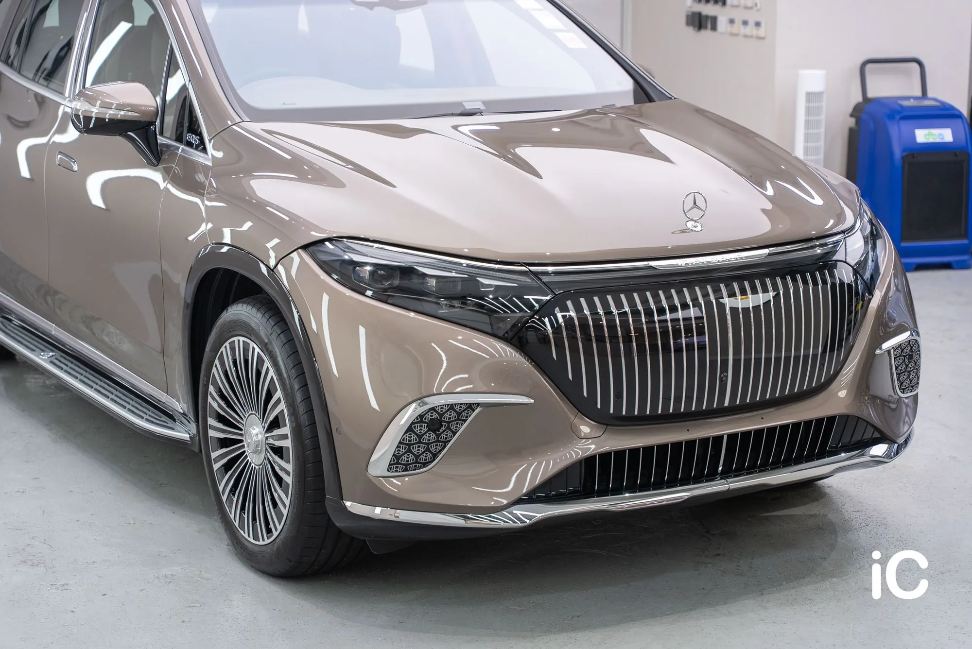 Mercedes Benz EQS SUV 鍍膜 施工作品