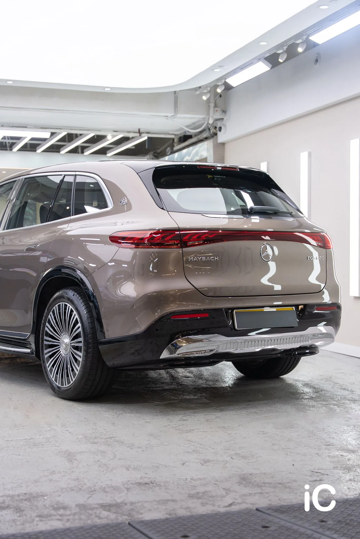 Mercedes Benz EQS SUV 鍍膜 施工作品