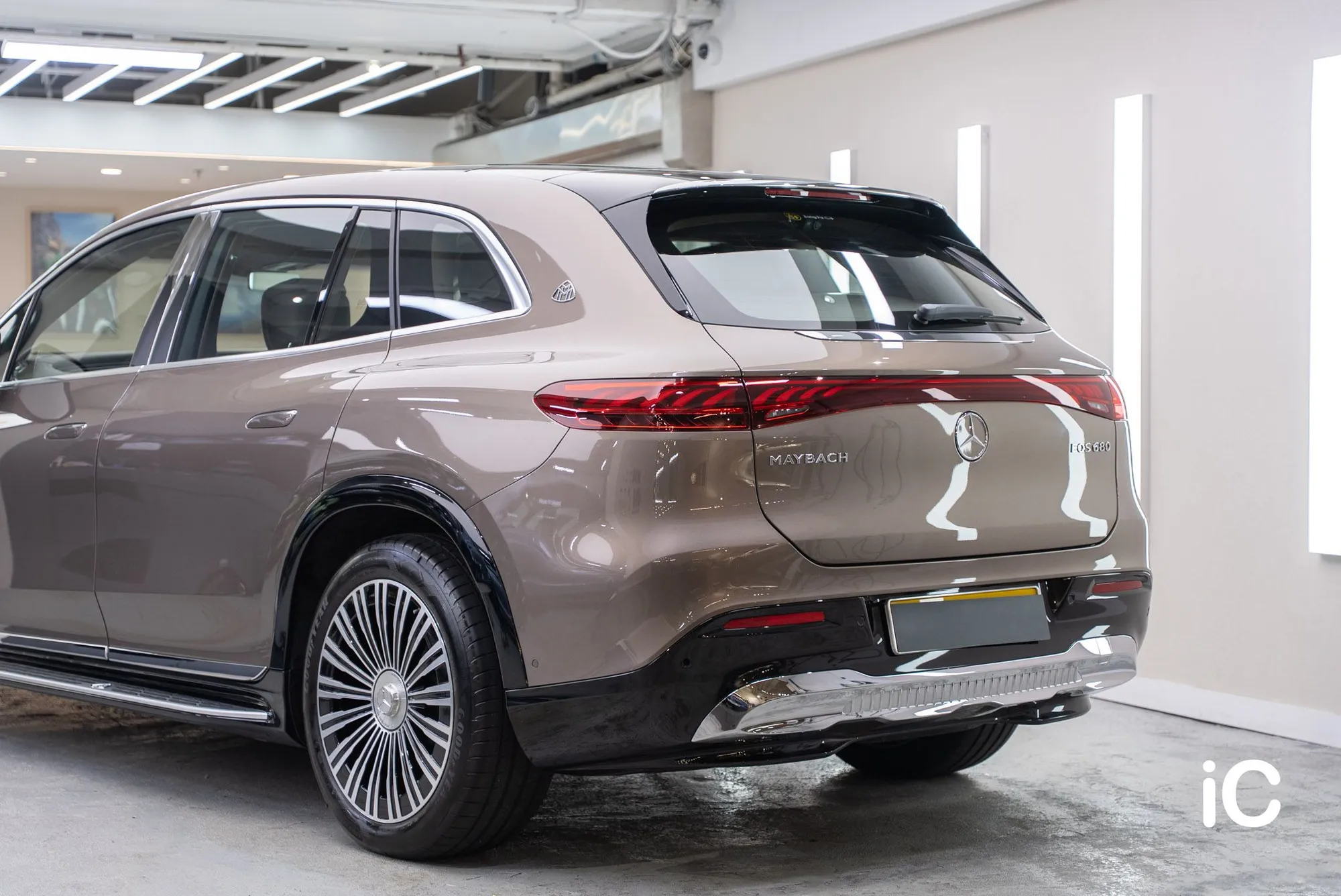 Mercedes Benz EQS SUV 鍍膜 施工作品