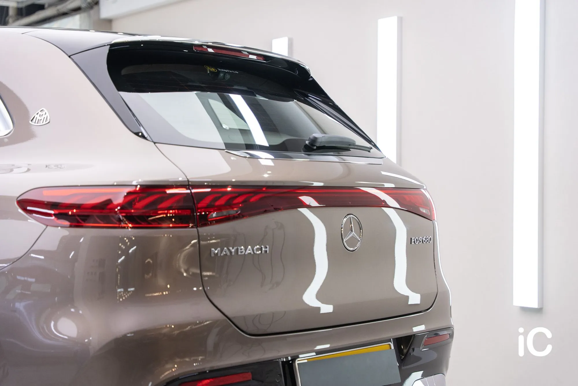 Mercedes Benz EQS SUV 鍍膜 施工作品