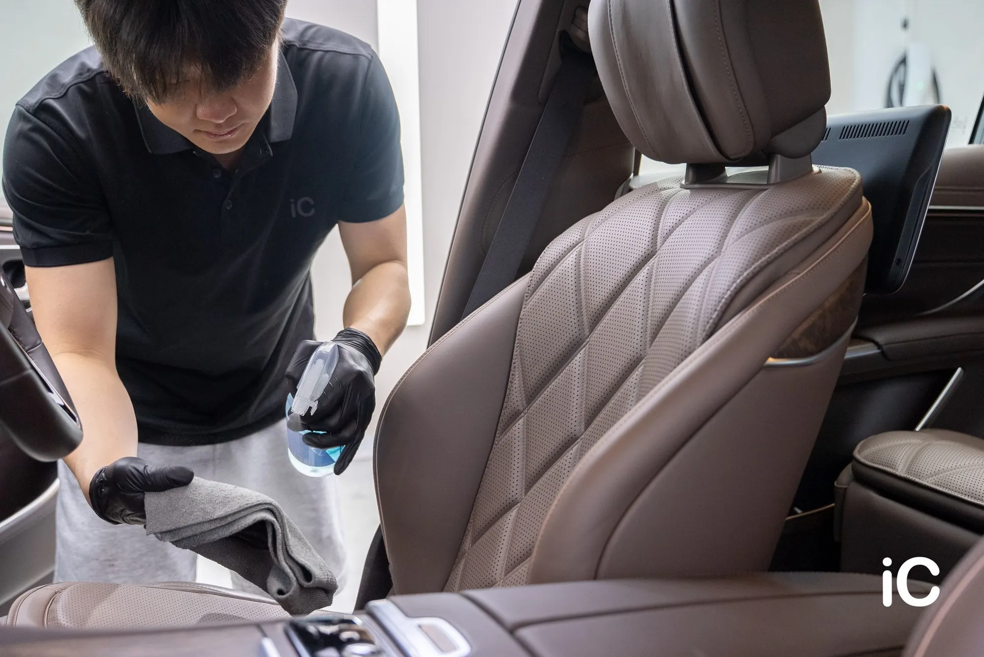 Mercedes Benz EQS SUV 鍍膜 施工作品