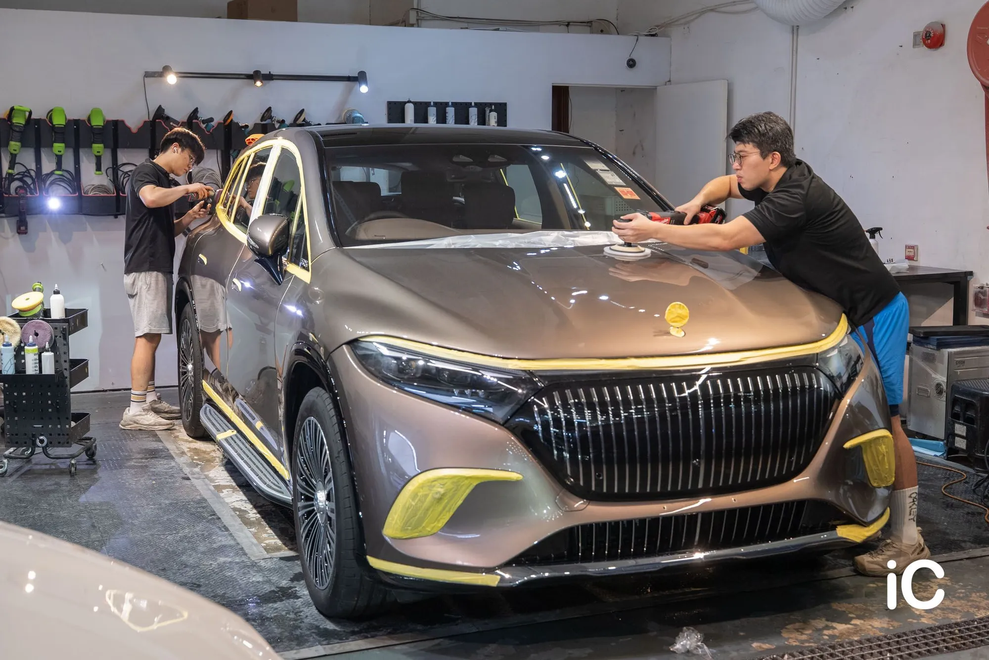 Mercedes Benz EQS SUV 鍍膜 施工作品