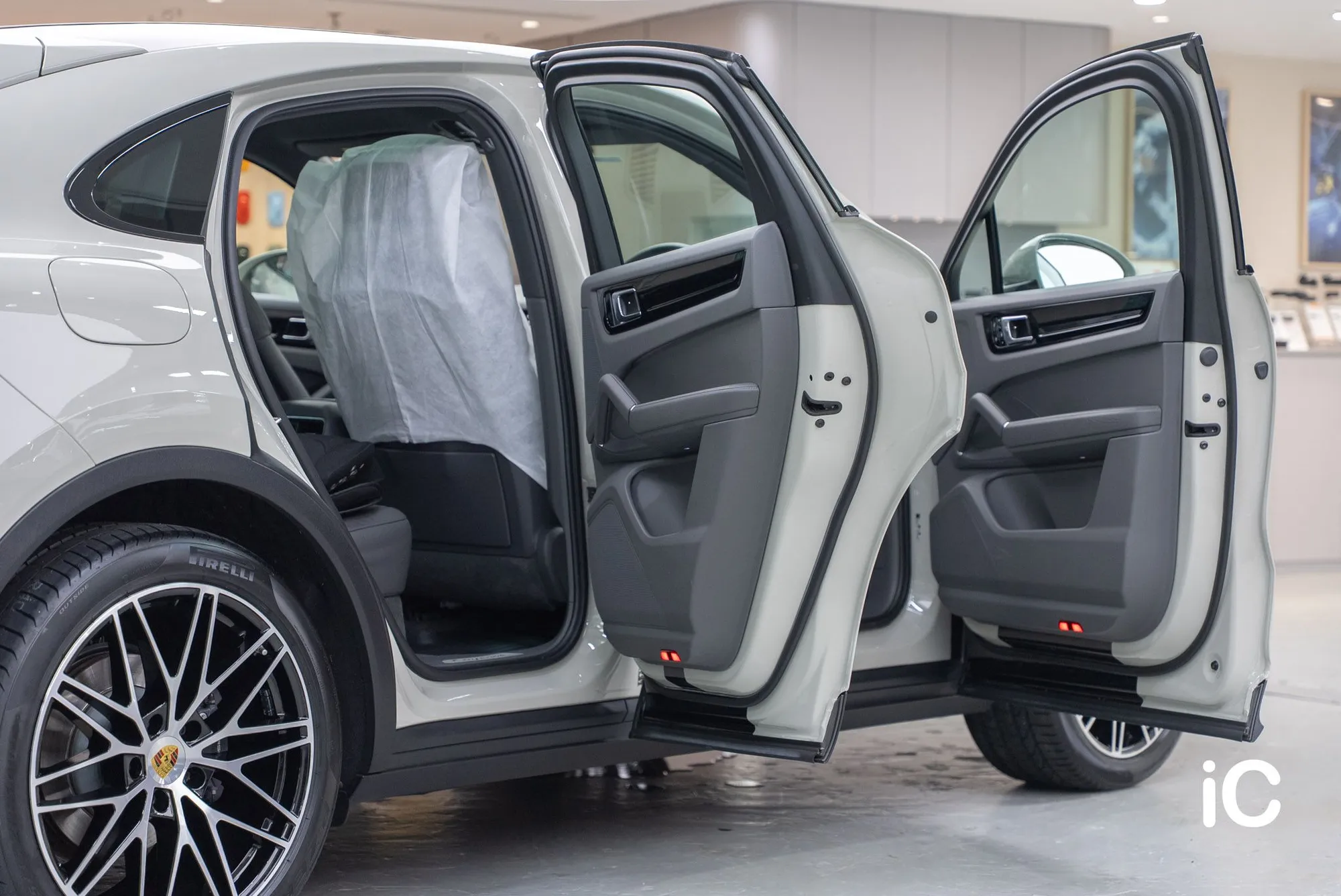Porsche Cayenne / S 轉色 PPF 施工作品