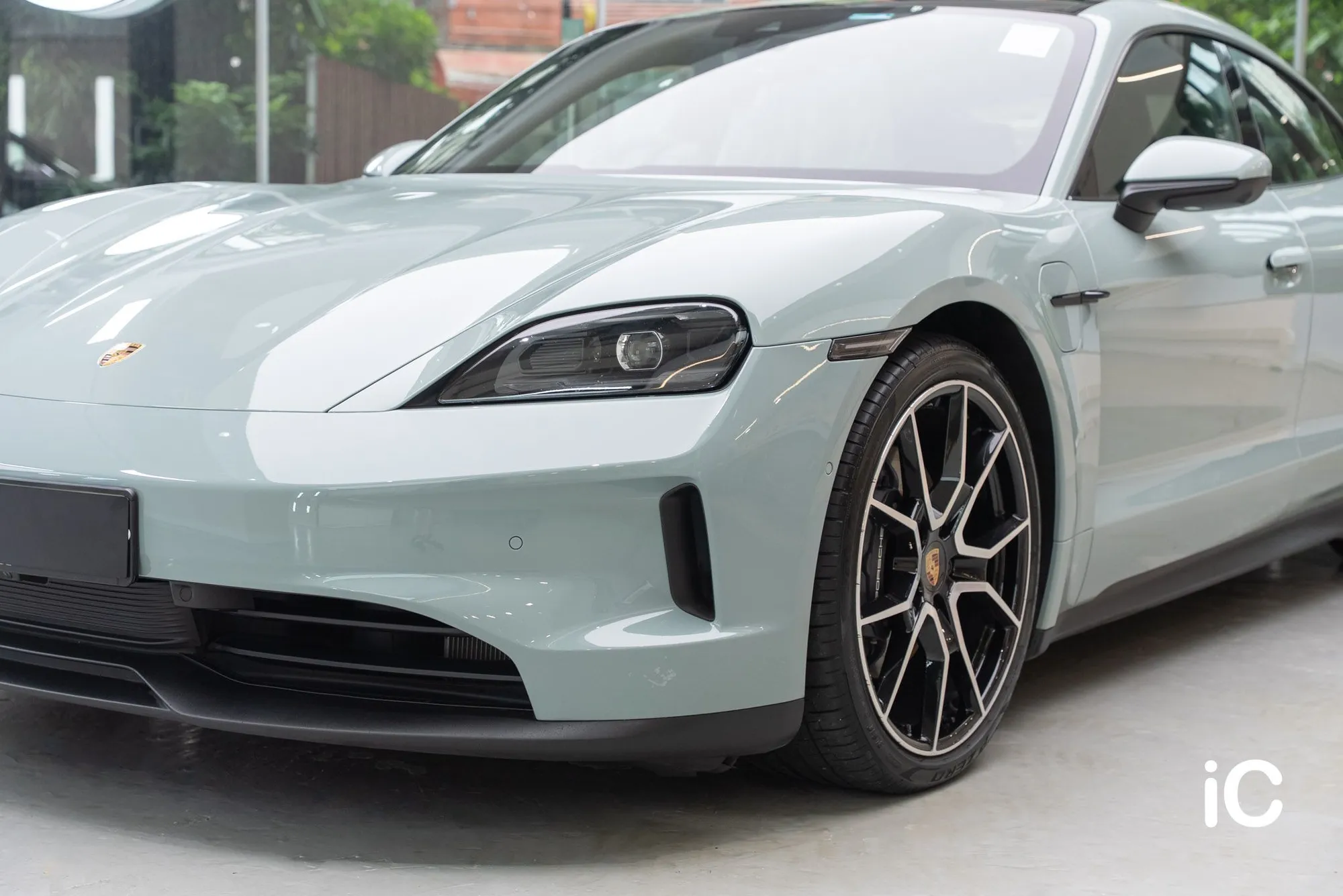 Porsche Taycan 透明 PPF 施工作品