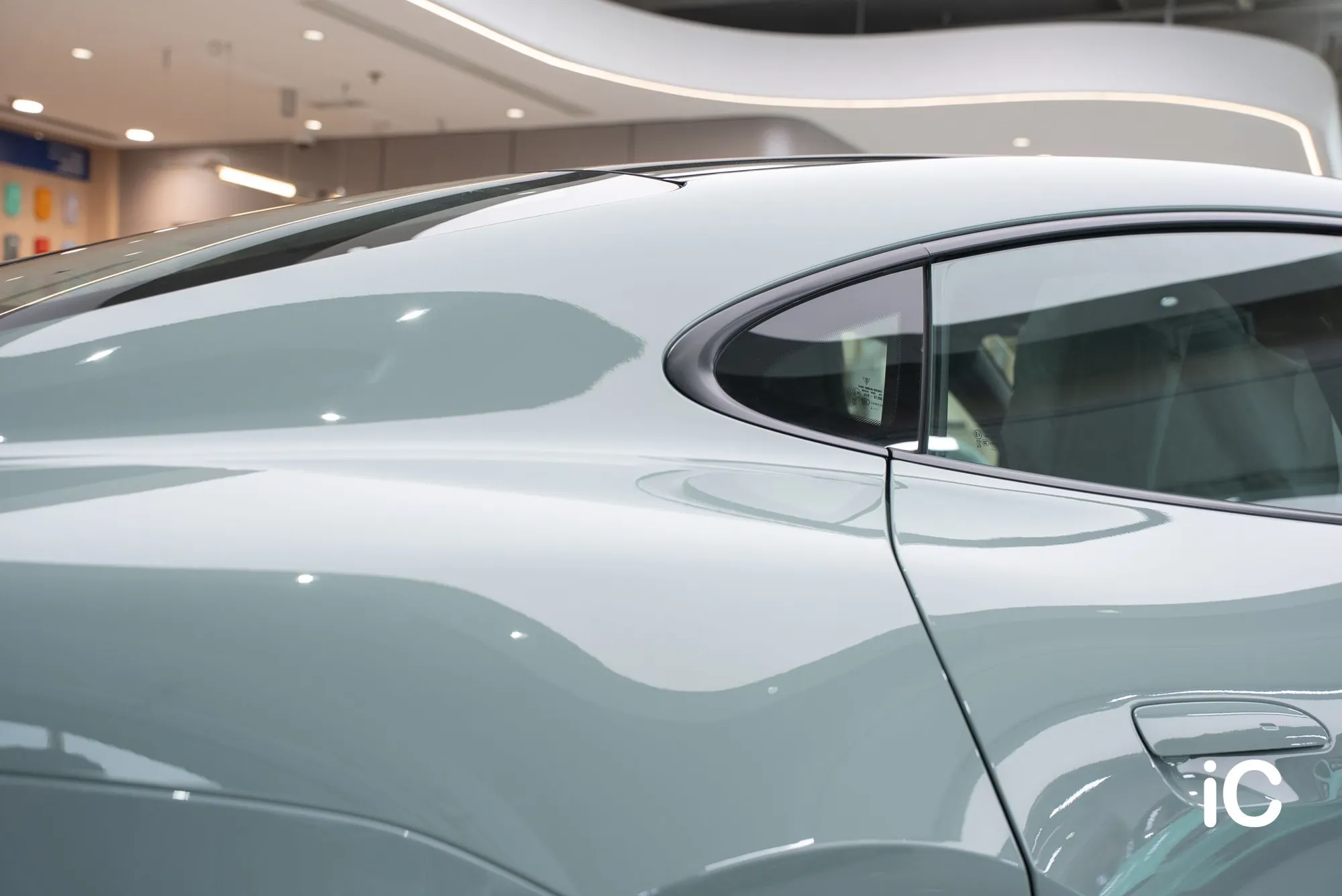 Porsche Taycan 透明 PPF 施工作品