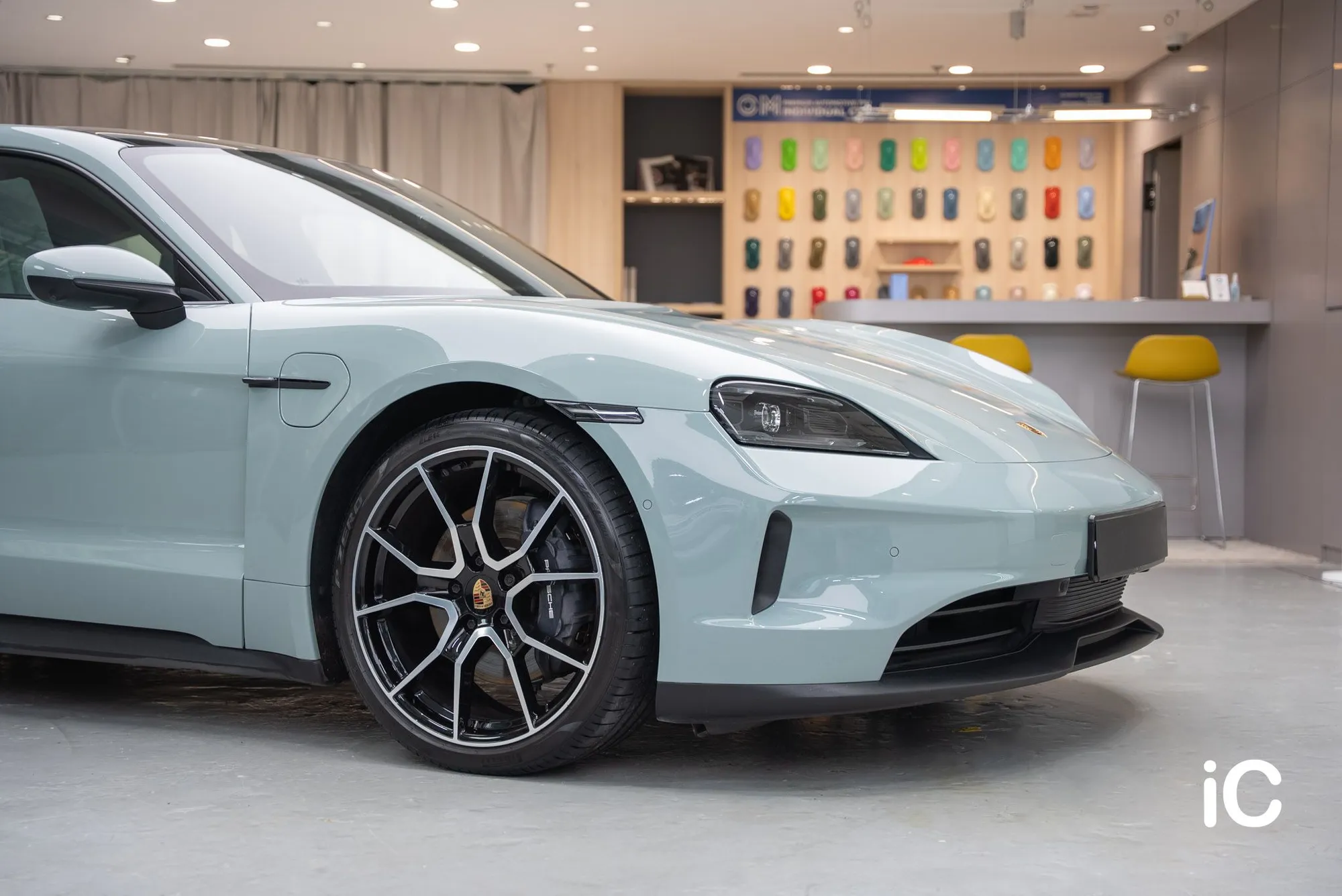 Porsche Taycan 透明 PPF 施工作品