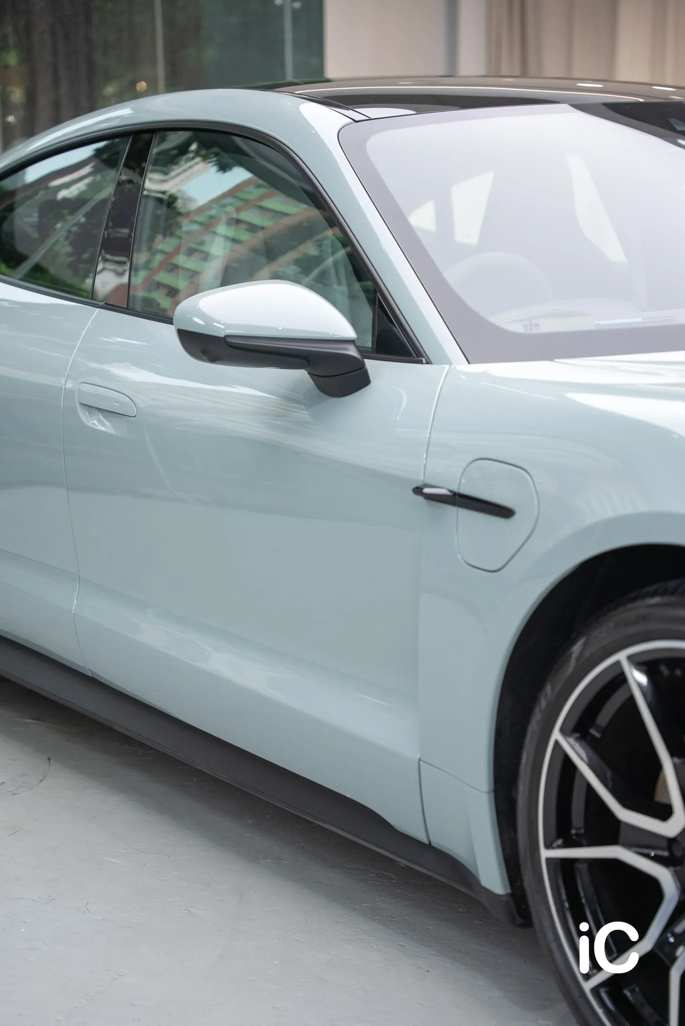 Porsche Taycan 透明 PPF 施工作品