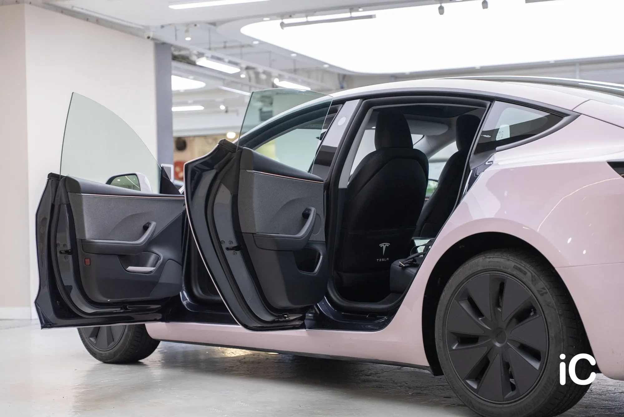 Tesla Model 3 轉色 PPF 施工作品