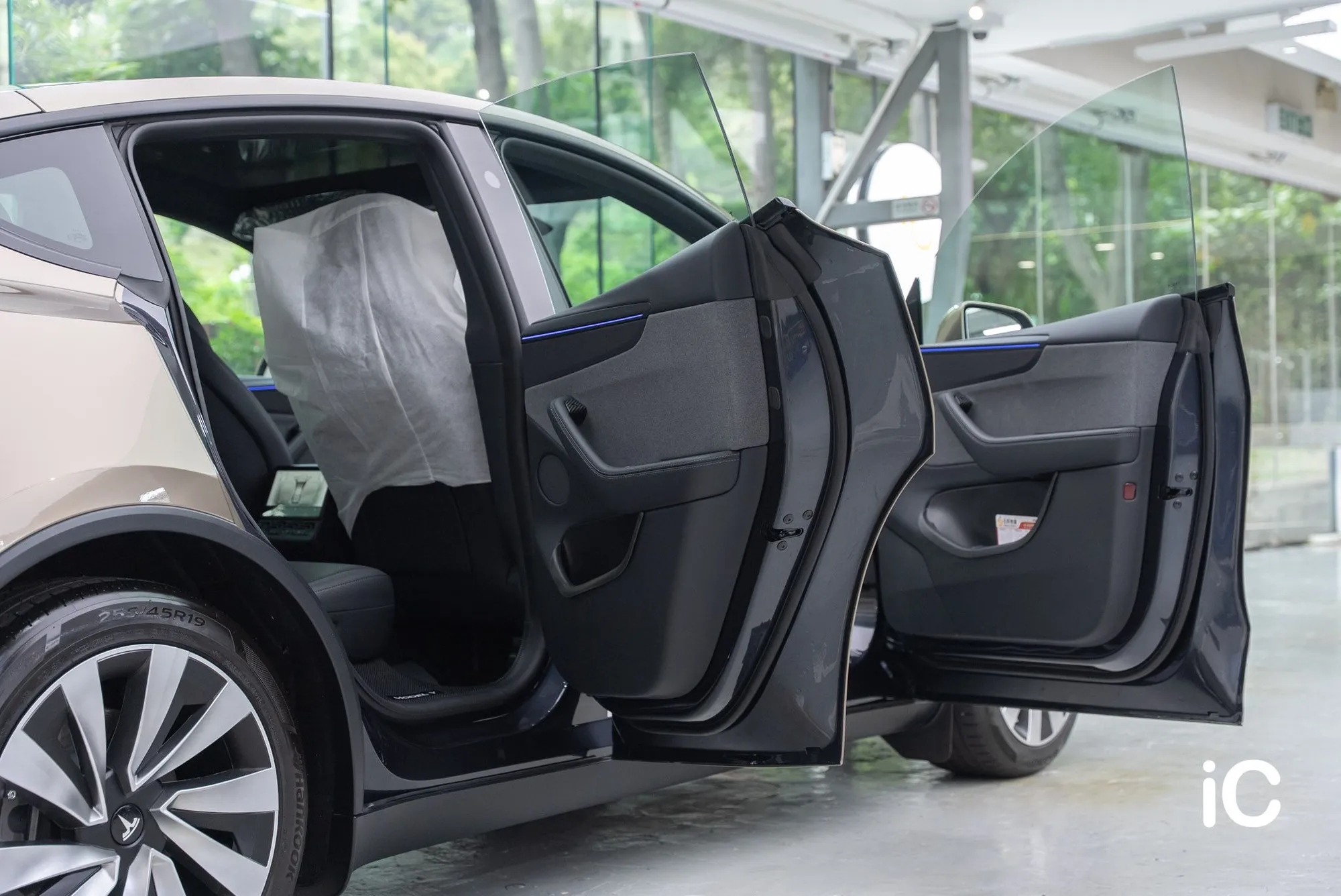 Tesla Model Y 轉色 PPF 施工作品