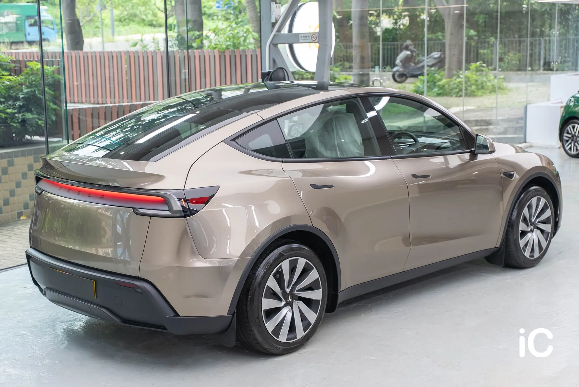 Tesla Model Y 轉色 PPF 施工作品