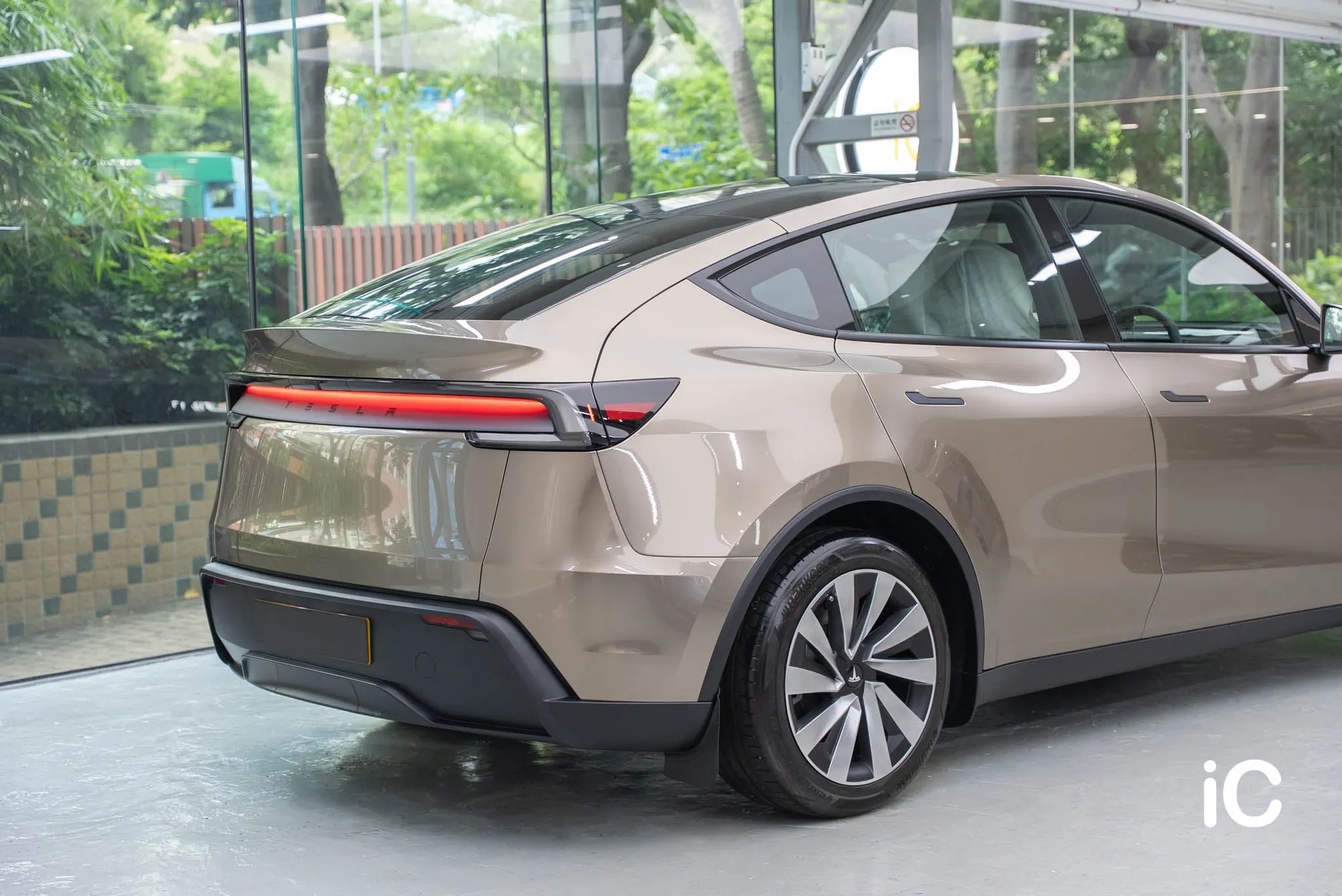 Tesla Model Y 轉色 PPF 施工作品