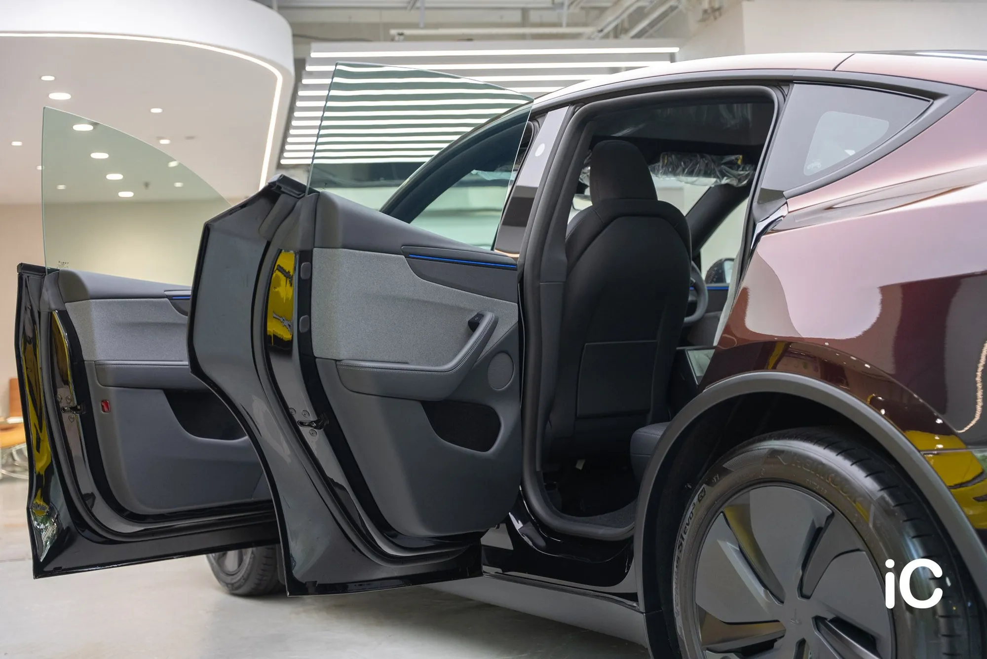 Tesla Model Y 轉色 PPF 施工作品