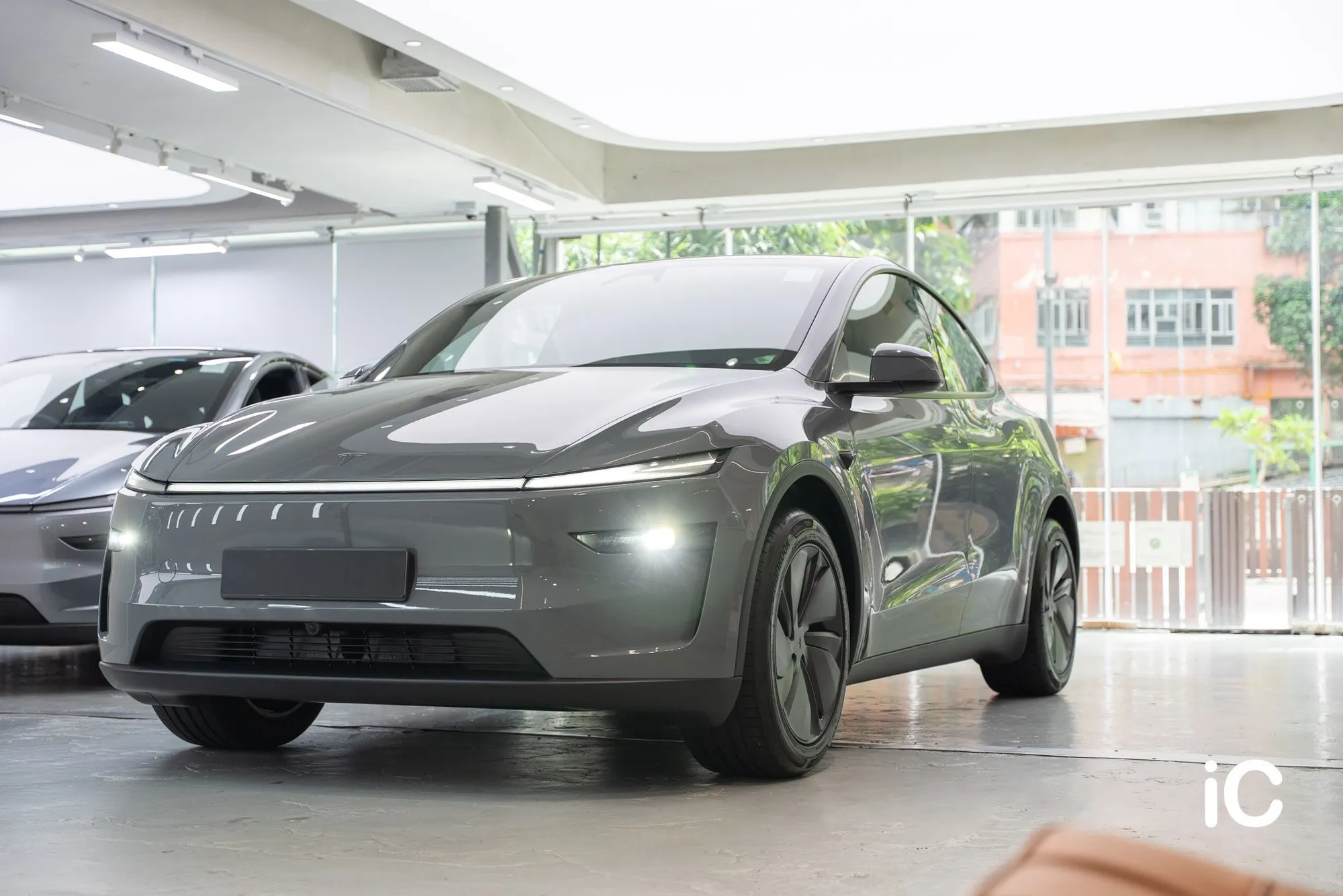 Tesla Model Y 轉色 PPF 施工作品