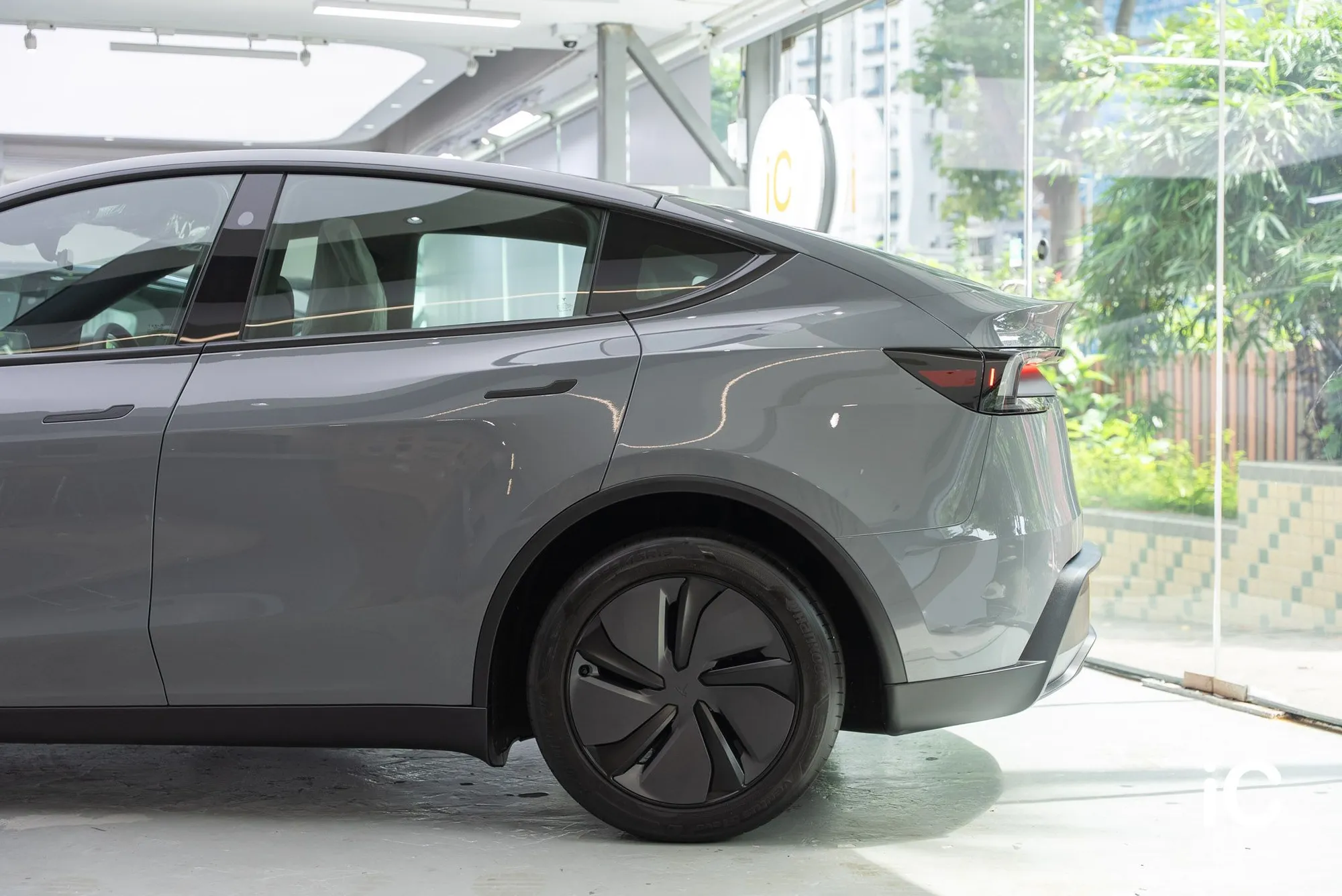 Tesla Model Y 轉色 PPF 施工作品