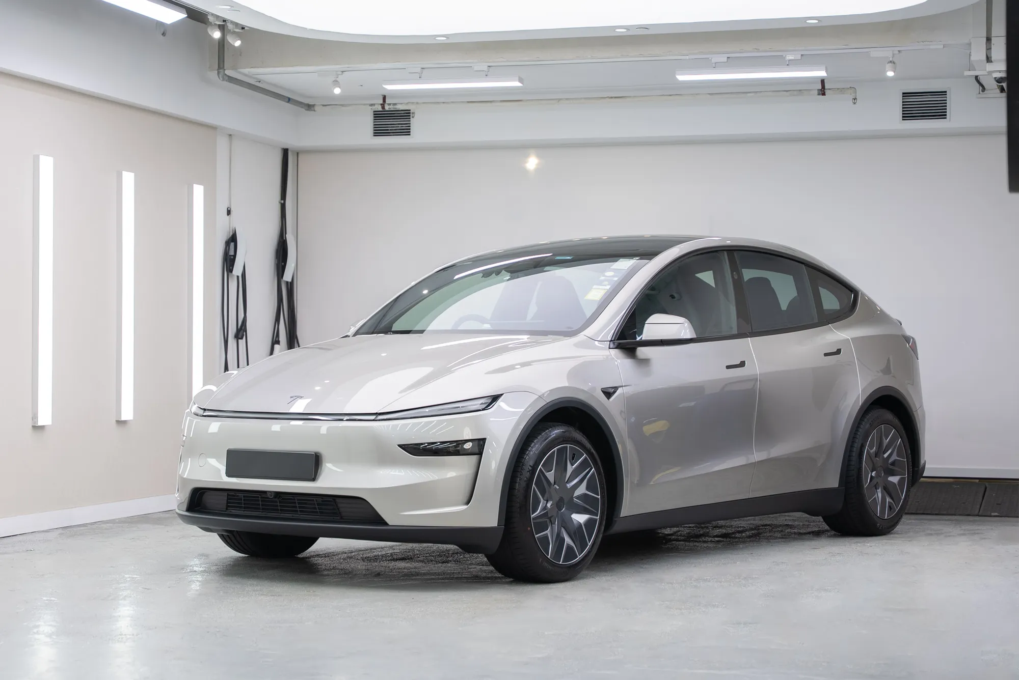 Tesla Model Y L 鍍膜 施工作品