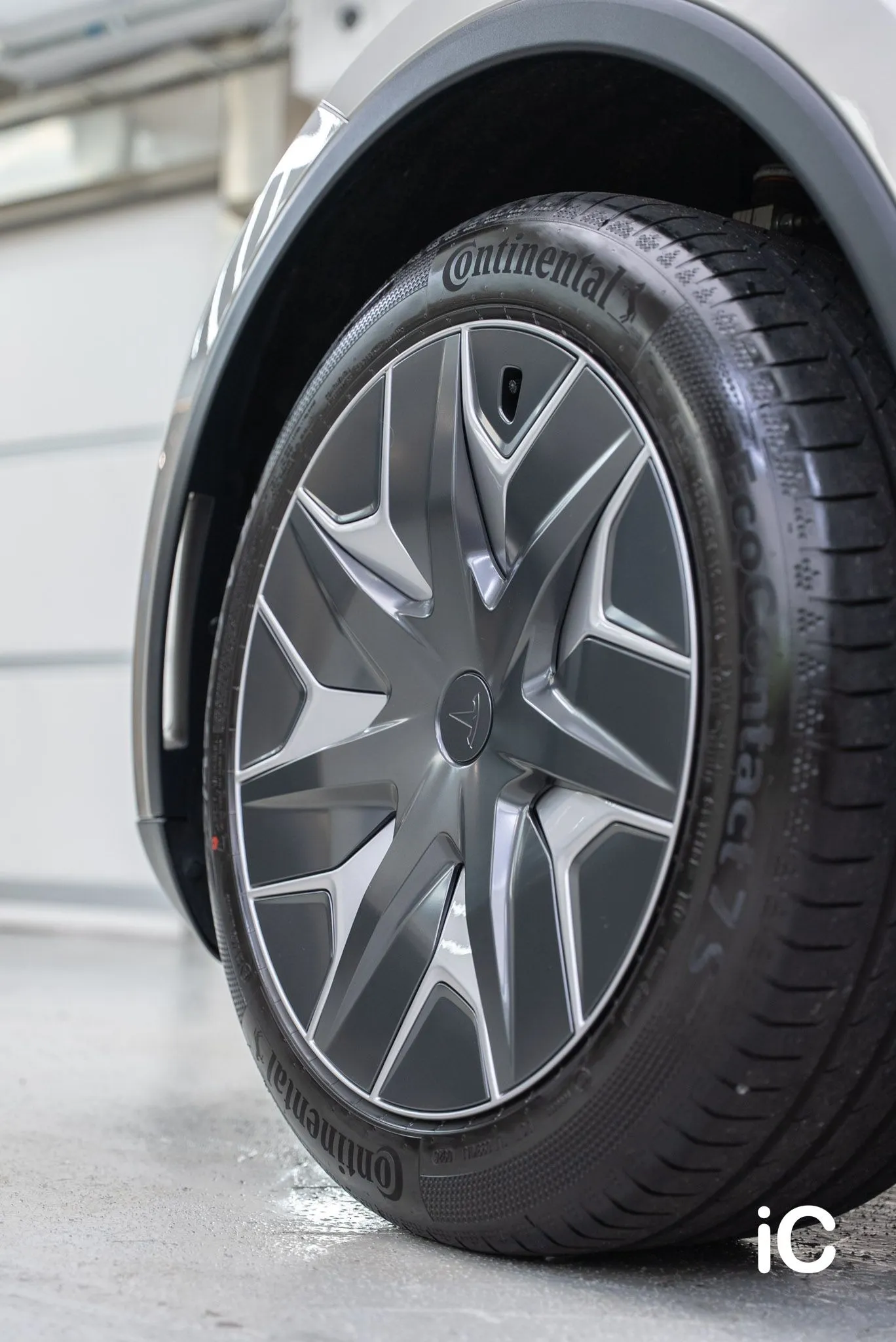 Tesla Model Y L 鍍膜 施工作品