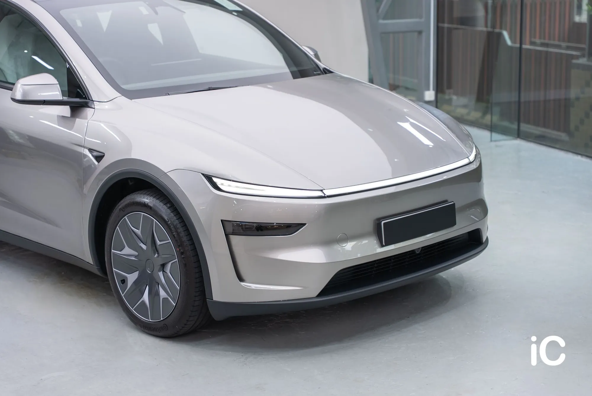 Tesla Model Y L 轉色 PPF 施工作品