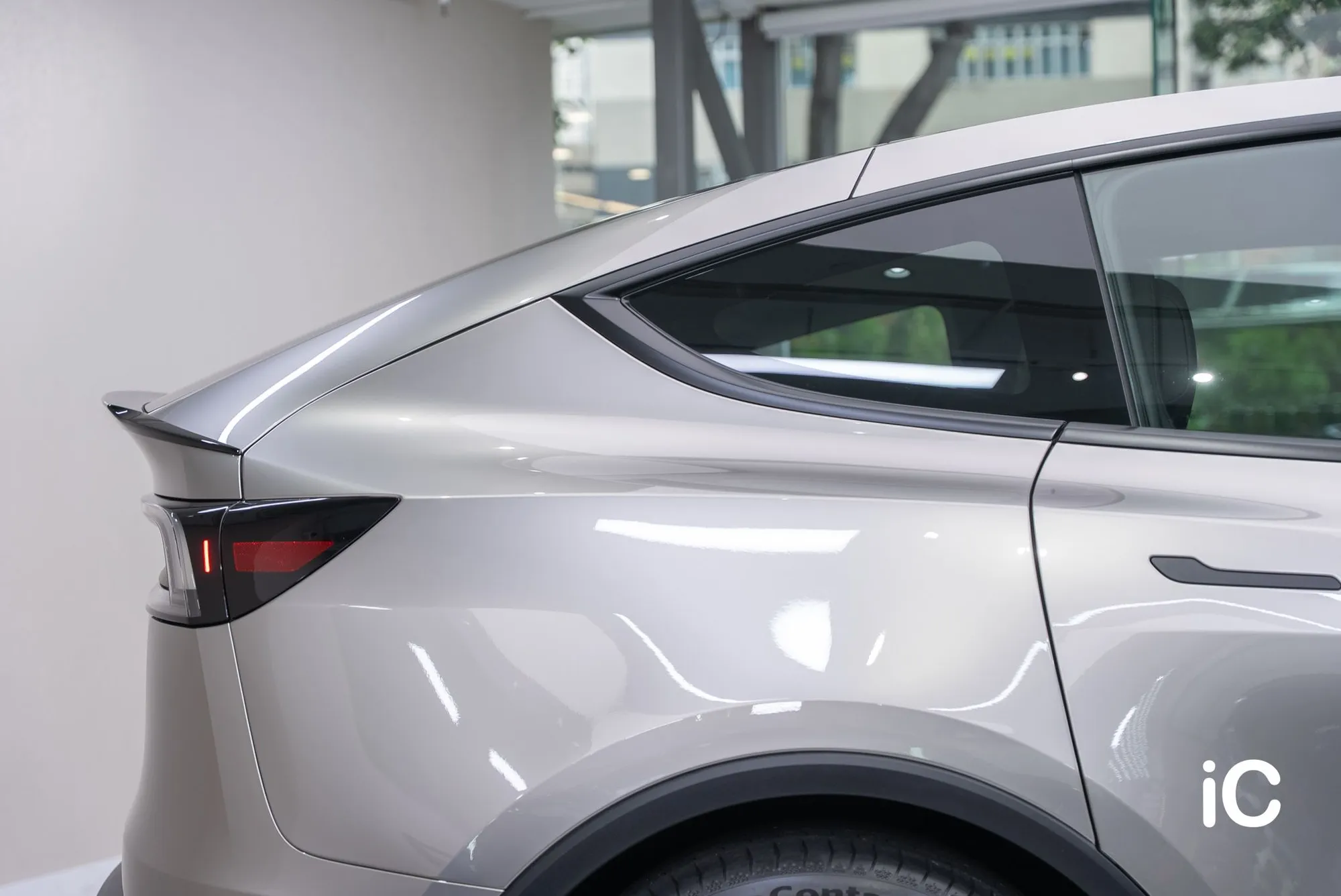 Tesla Model Y L 轉色 PPF 施工作品