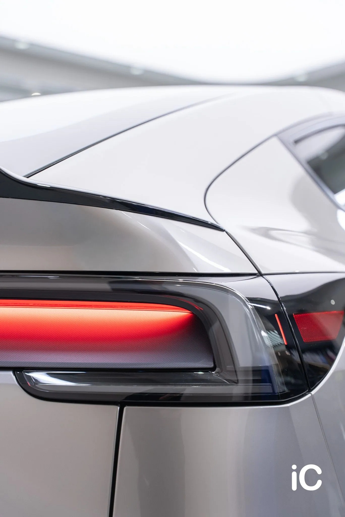 Tesla Model Y L 轉色 PPF 施工作品