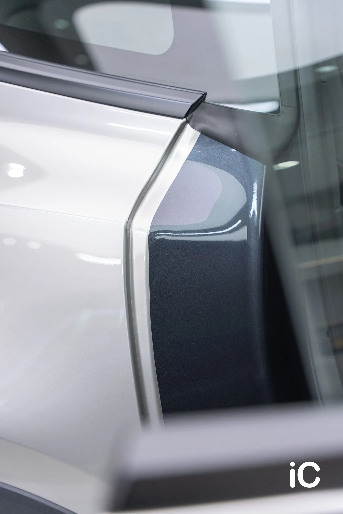 Tesla Model Y L 轉色 PPF 施工作品