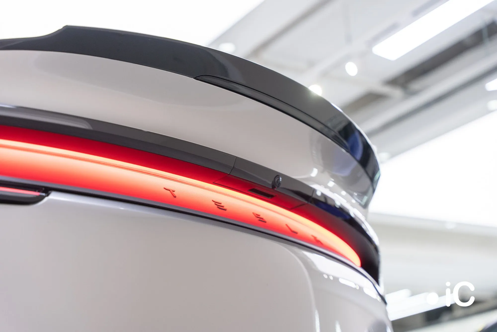 Tesla Model Y L 轉色 PPF 施工作品
