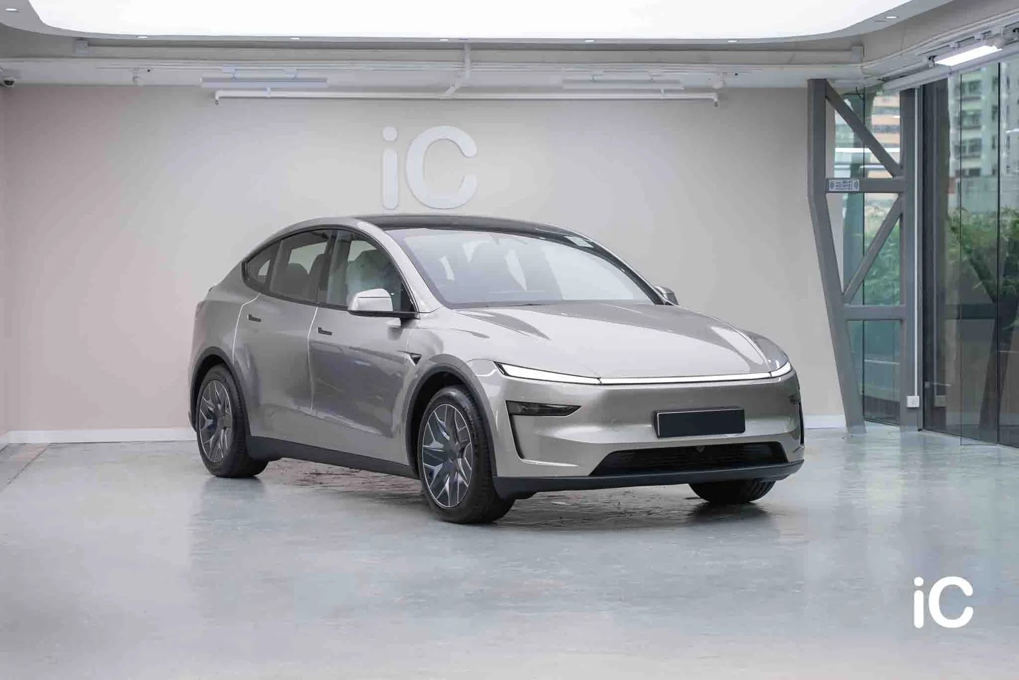 Tesla Model Y L 轉色 PPF 施工作品