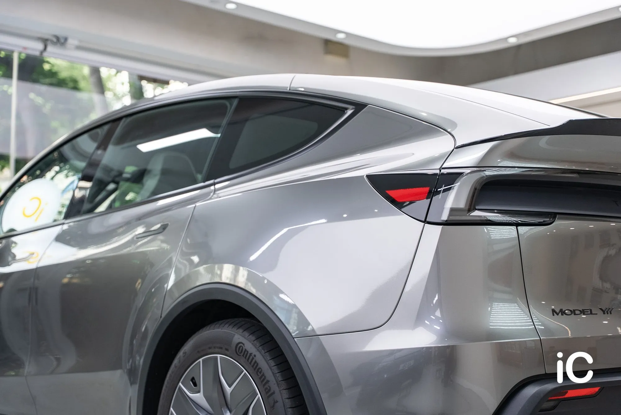 Tesla Model Y L 轉色 PPF 施工作品