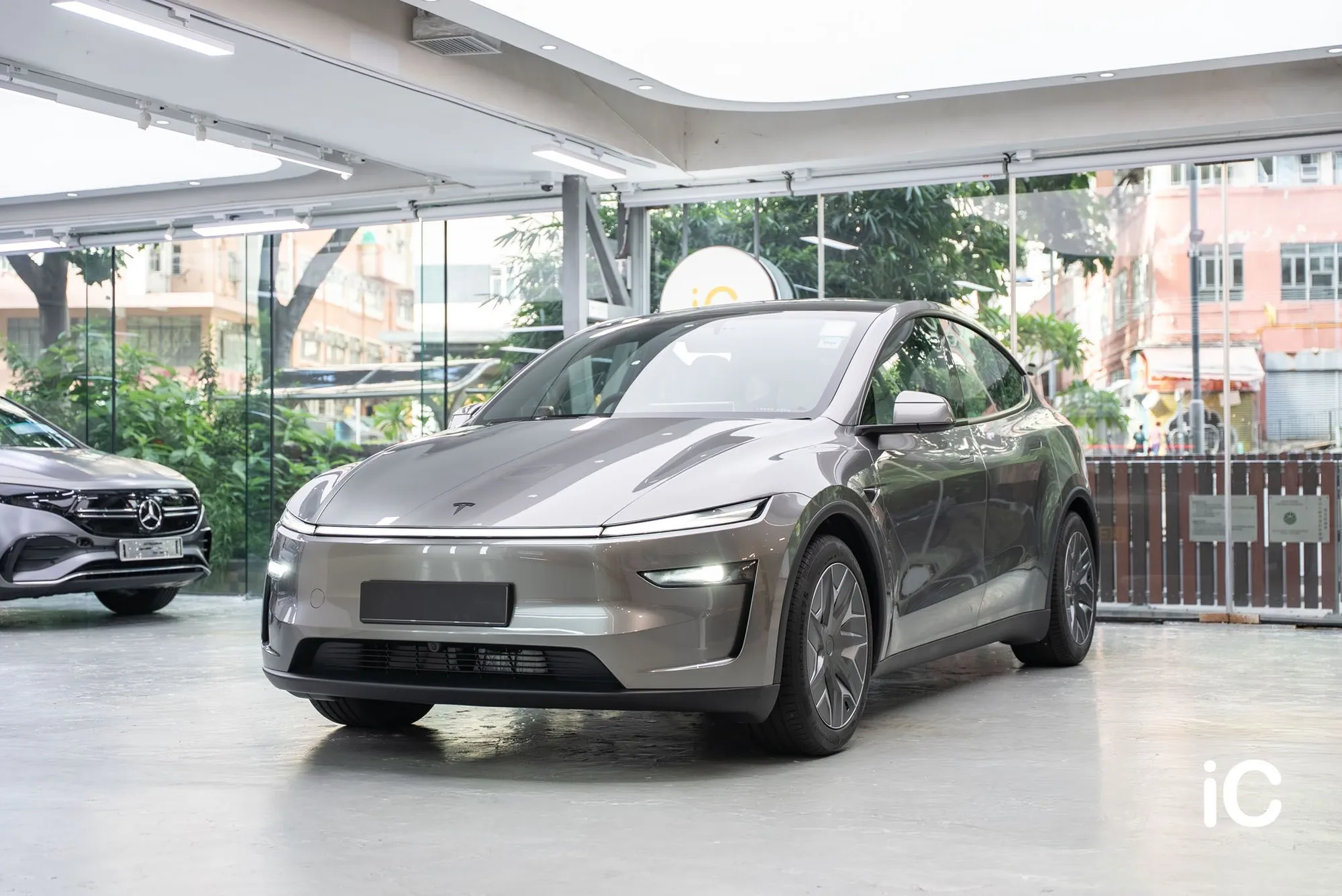 Tesla Model Y L 轉色 PPF 施工作品