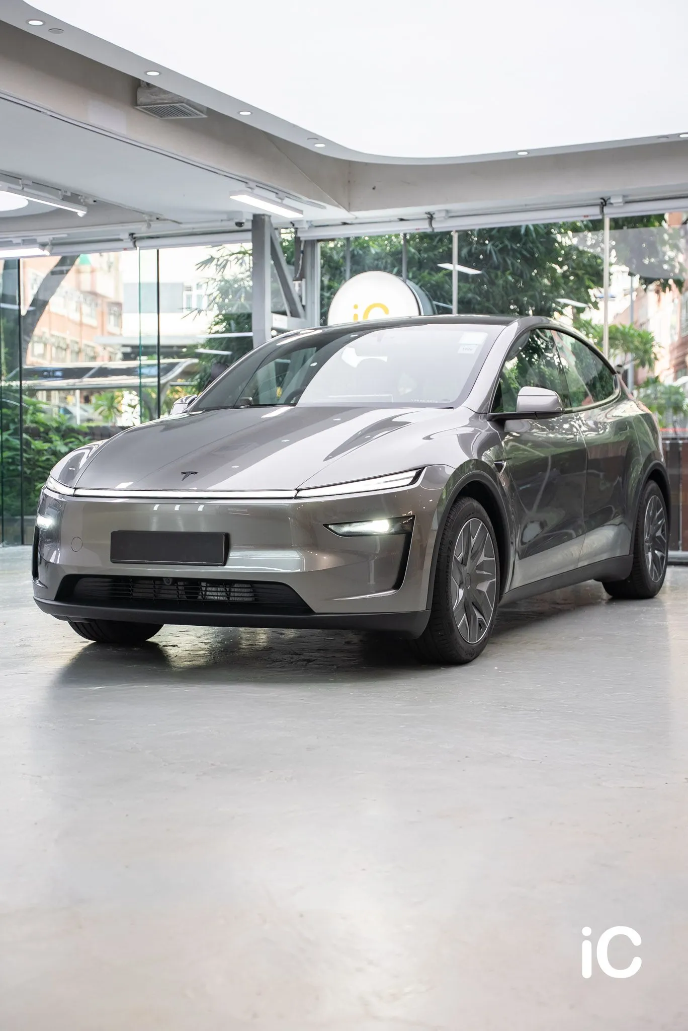 Tesla Model Y L 轉色 PPF 施工作品