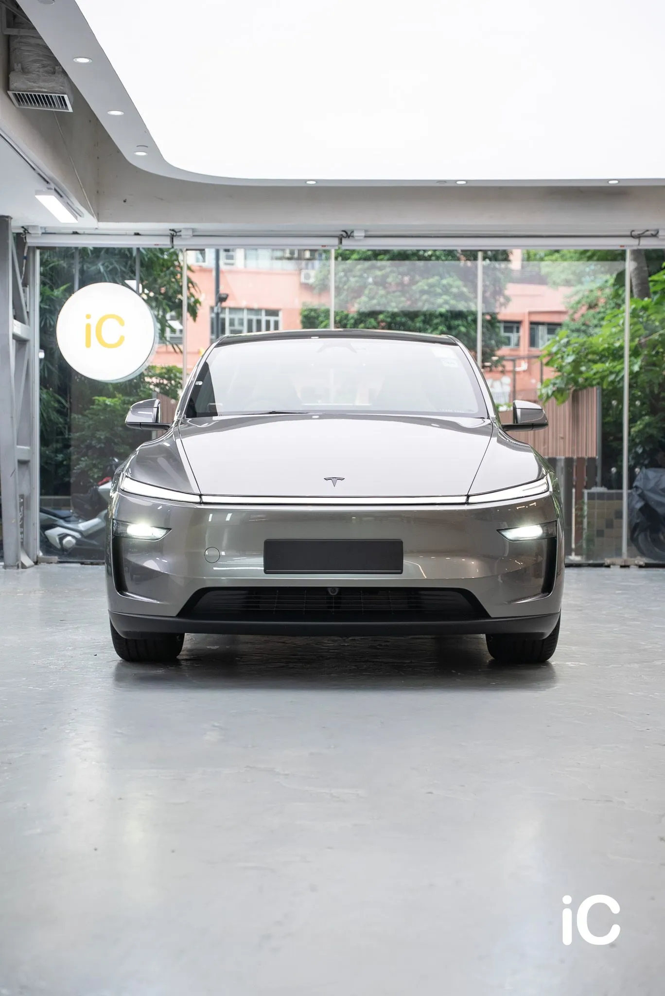 Tesla Model Y L 轉色 PPF 施工作品