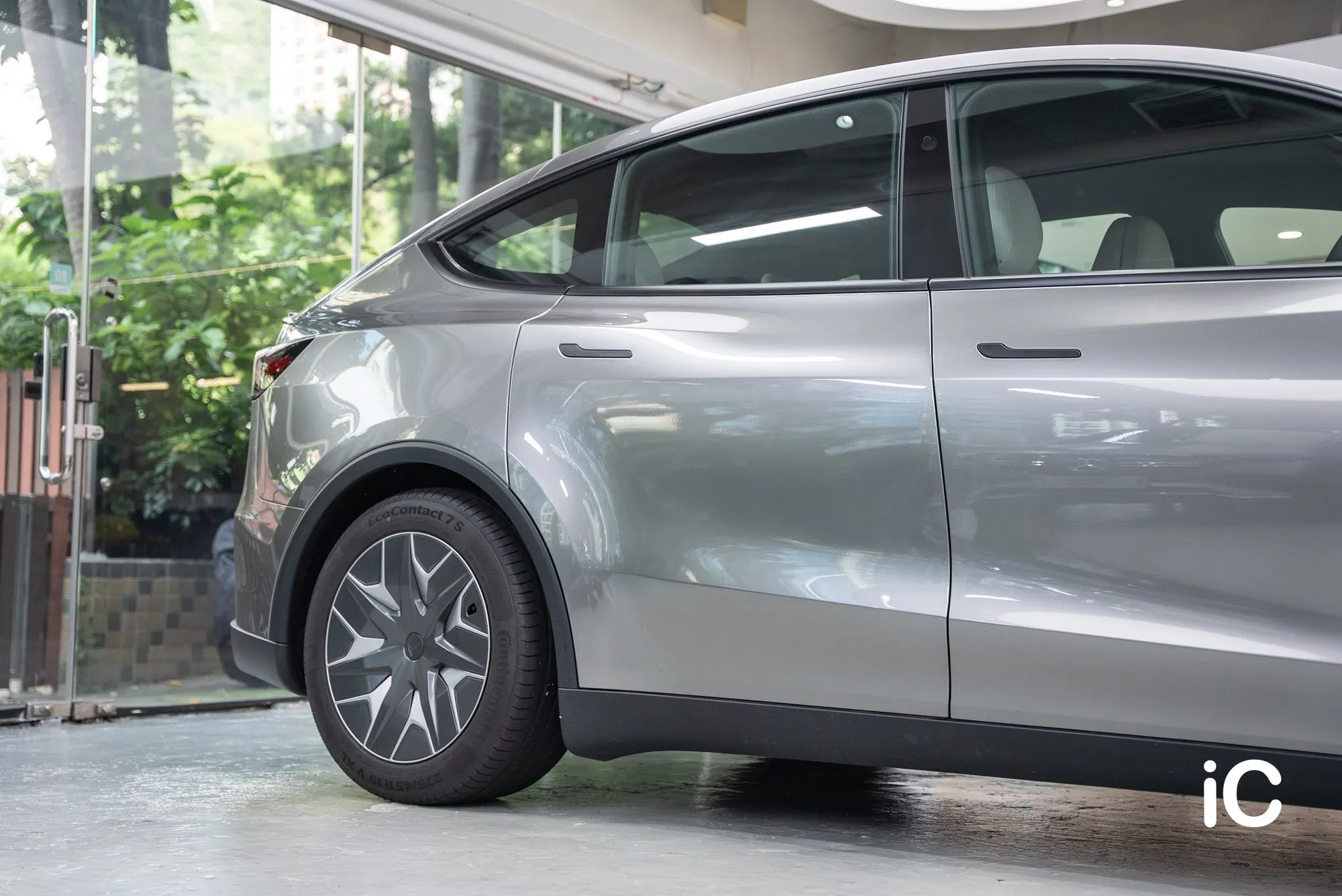 Tesla Model Y L 轉色 PPF 施工作品