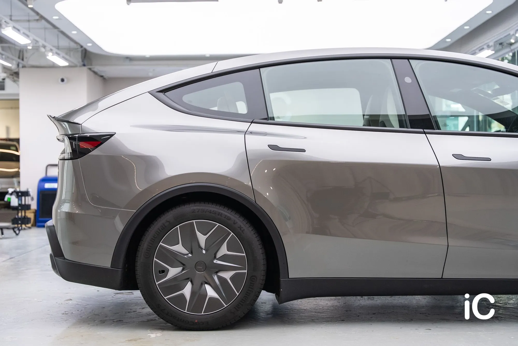Tesla Model Y L 轉色 PPF 施工作品