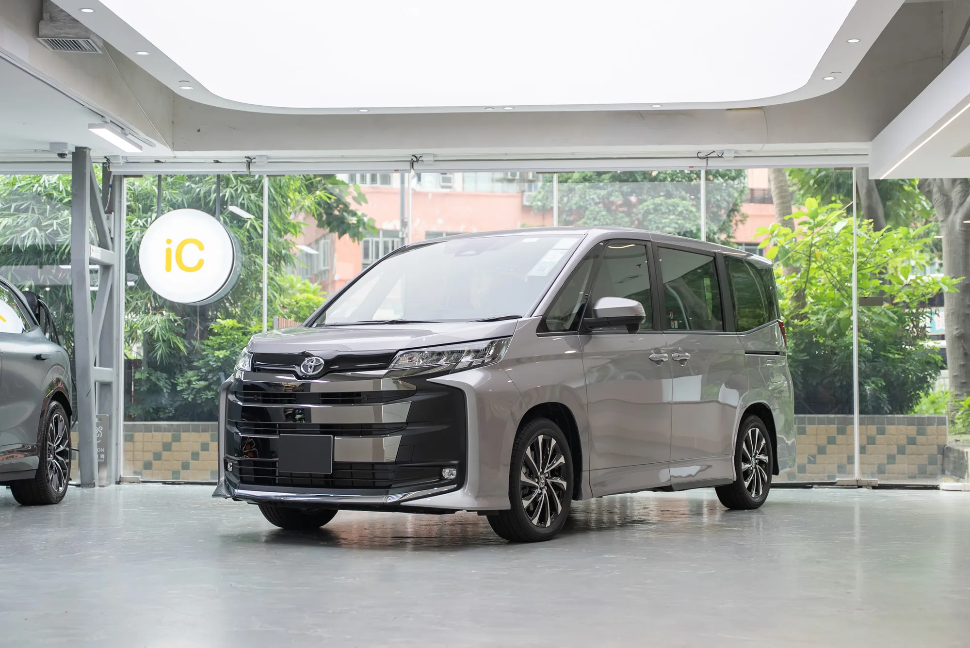 Toyota NOAH 透明 PPF 施工作品