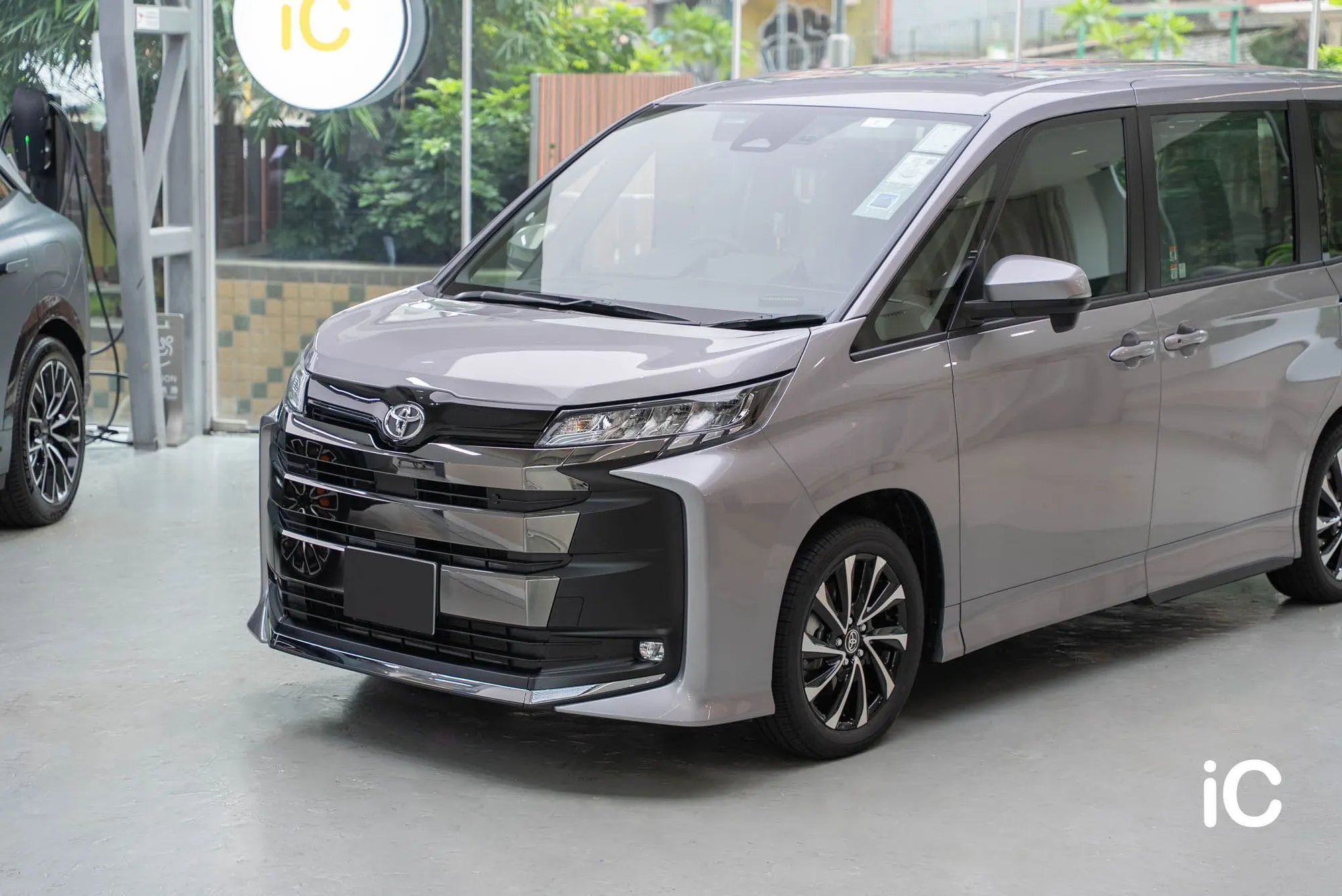 Toyota NOAH 透明 PPF 施工作品