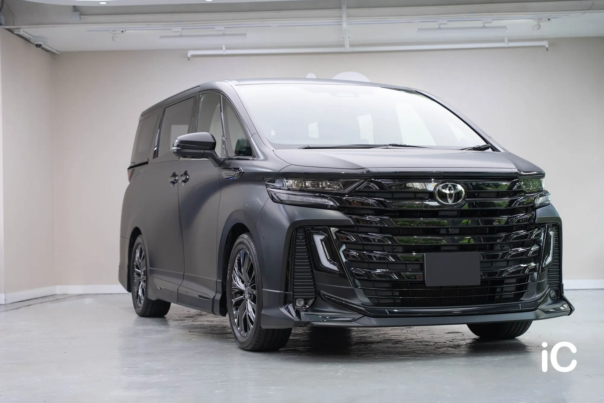 Toyota Vellfire 透明 PPF 施工作品