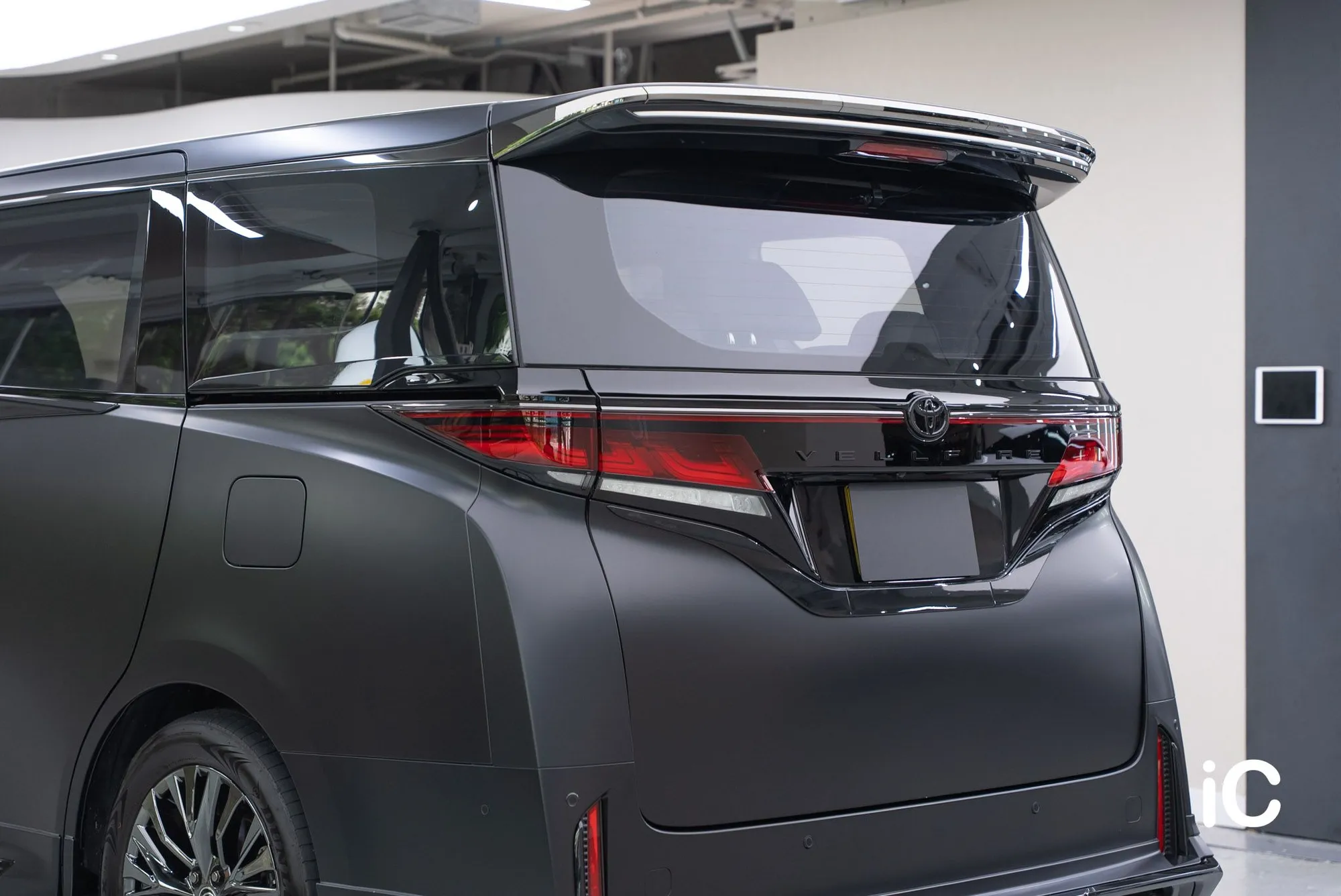 Toyota Vellfire 透明 PPF 施工作品