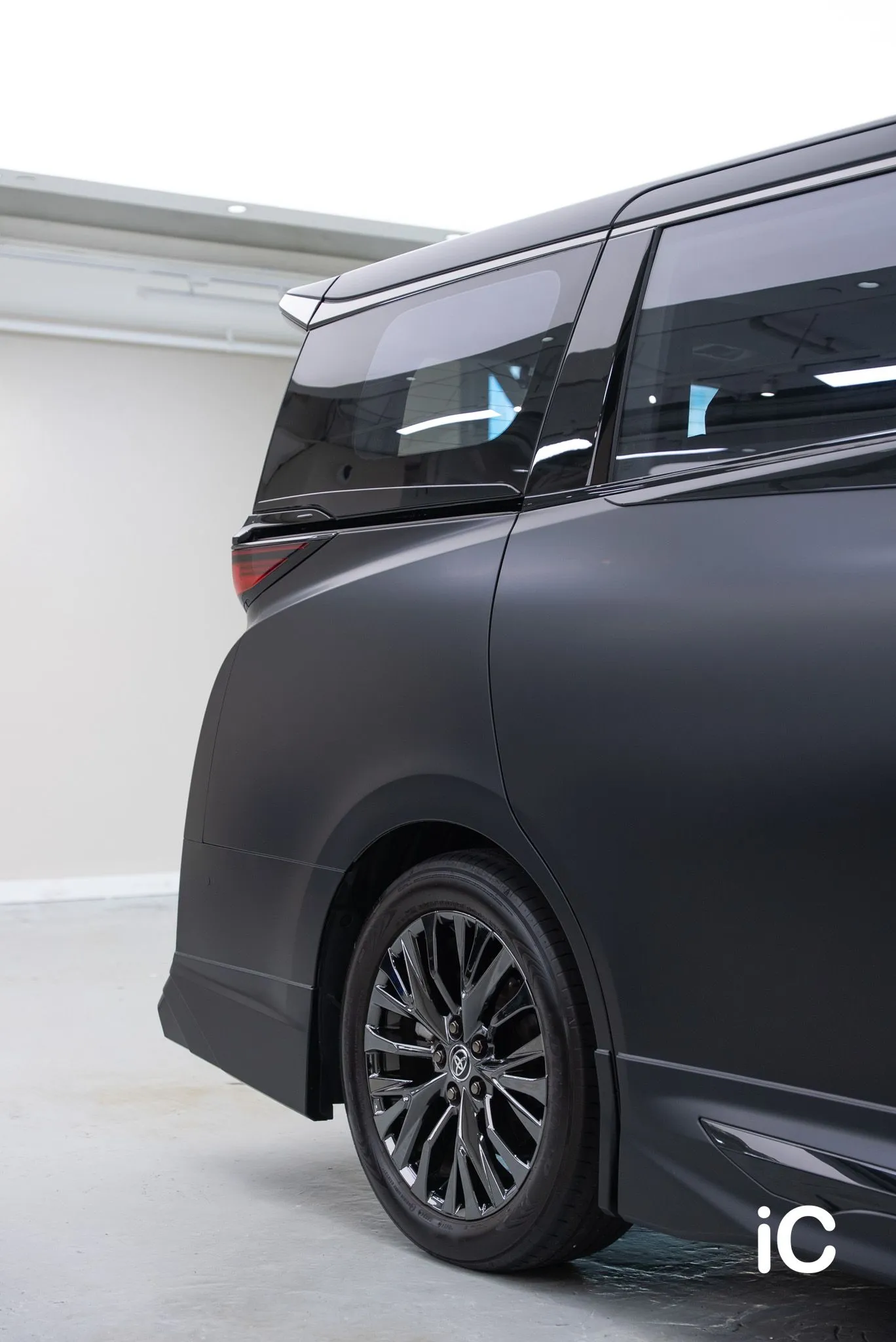 Toyota Vellfire 透明 PPF 施工作品