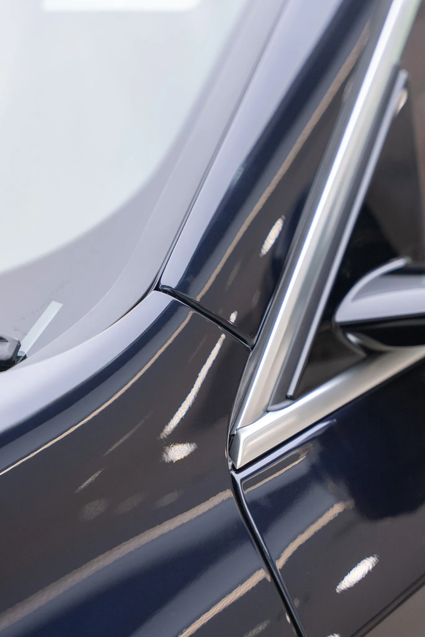 BMW iX1 L 前柱與車門接縫完成細節