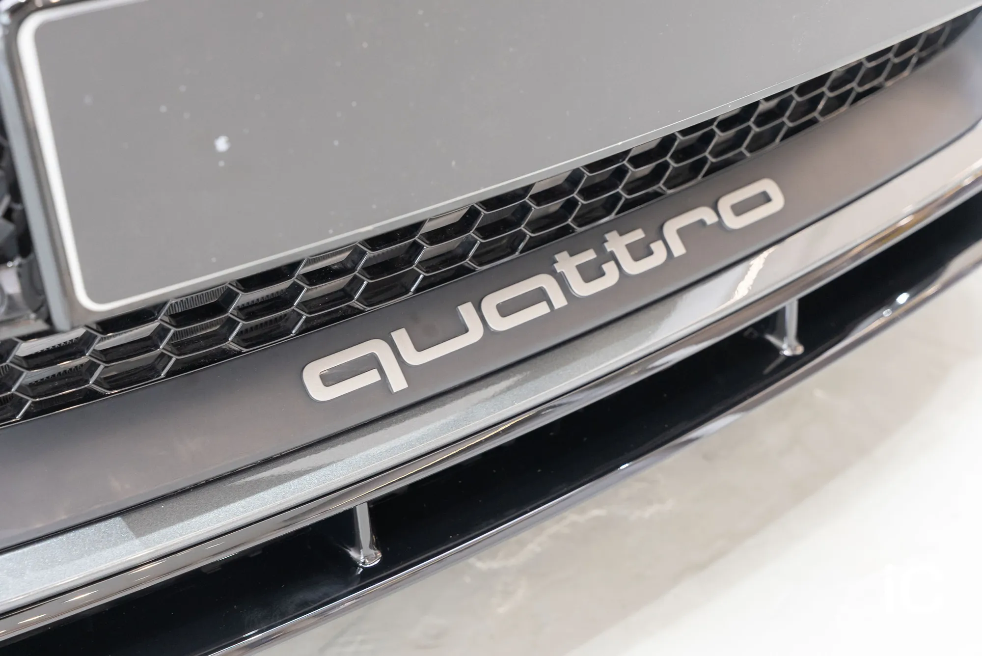 Audi TT RS 透明 PPF 施工作品