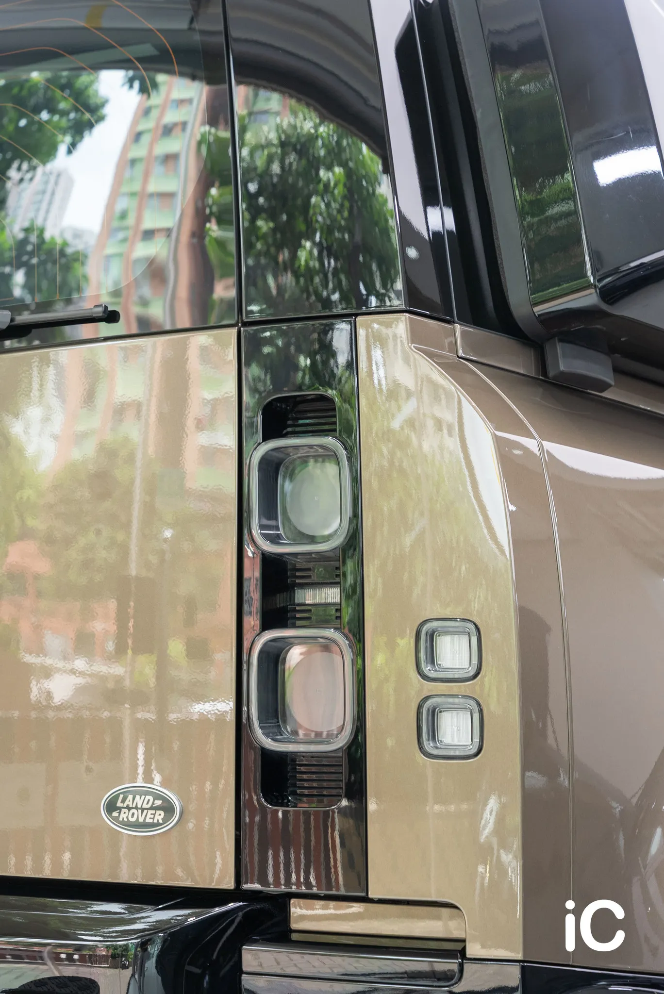 Defender 尾燈周邊與車尾飾件