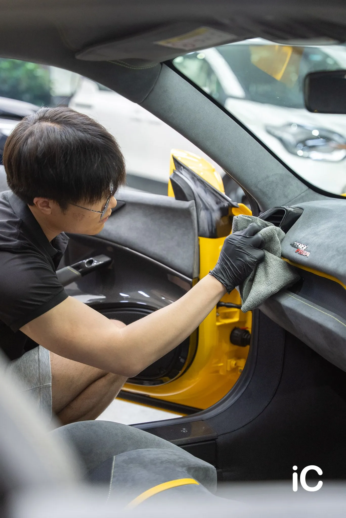 Ferrari 488 擦拭車門飾件