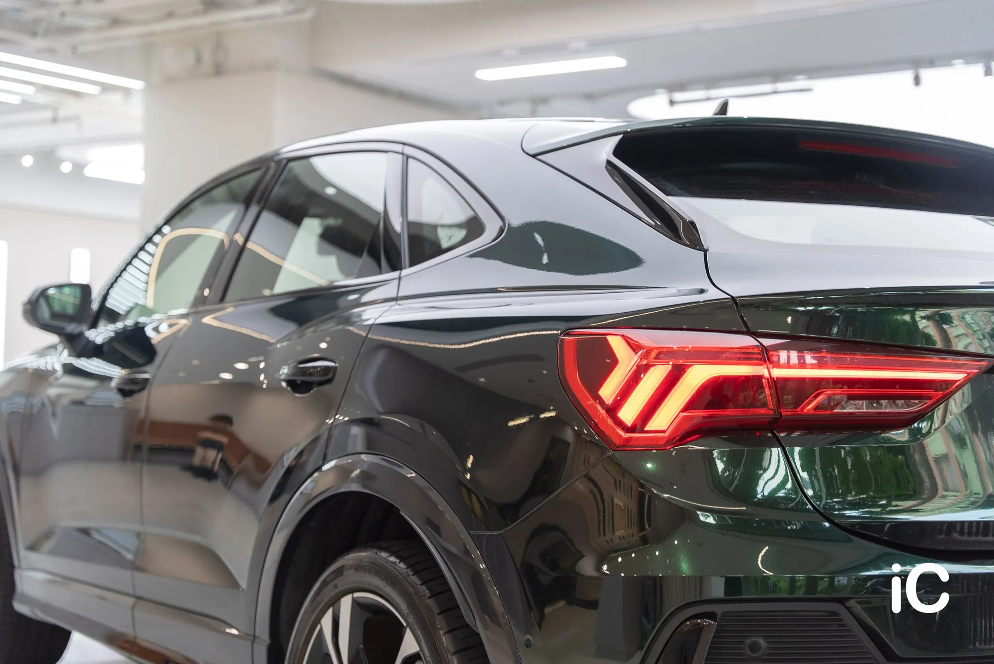 Audi Q3 車尾與側面整體配搭