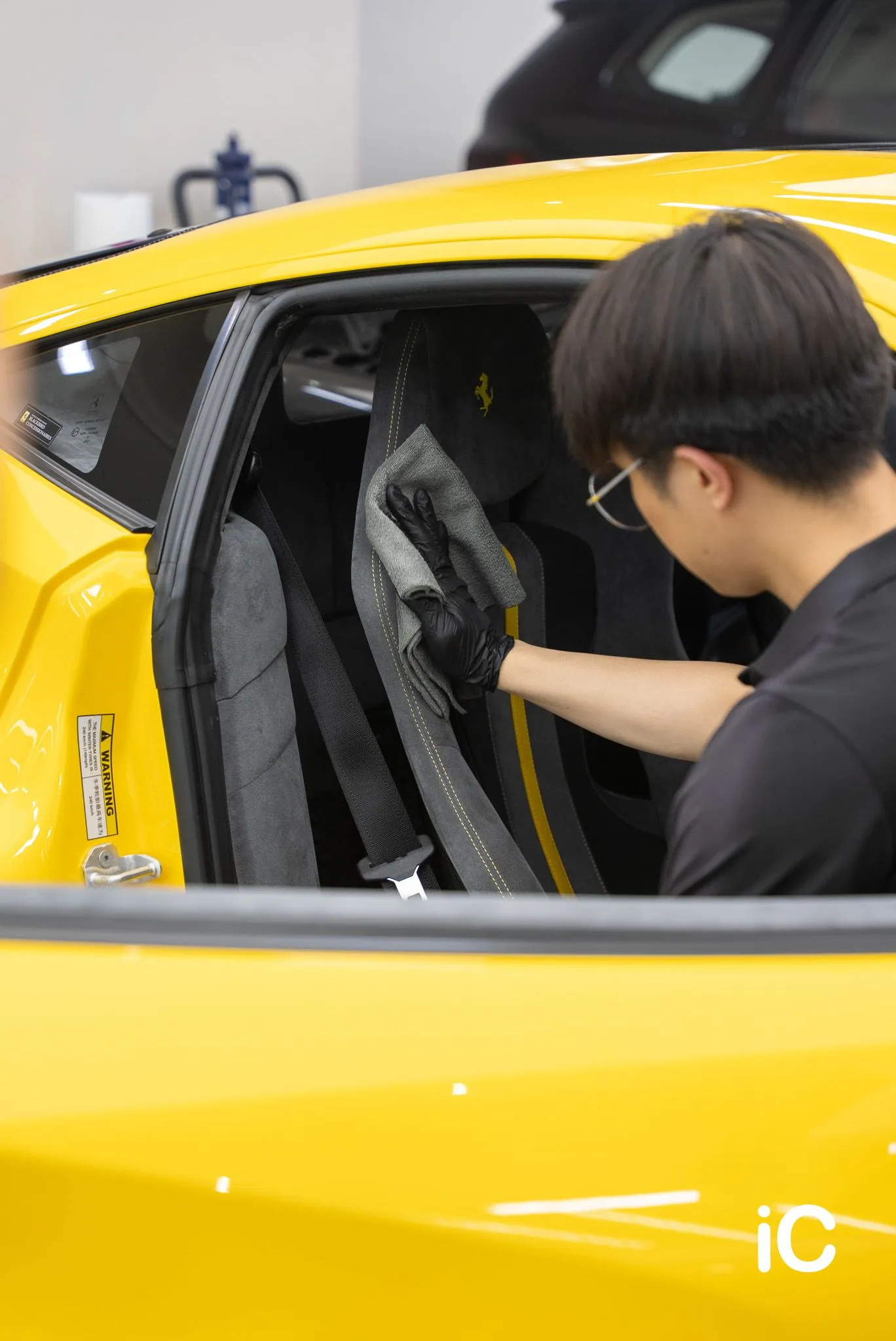 Ferrari 488 座椅表面護理