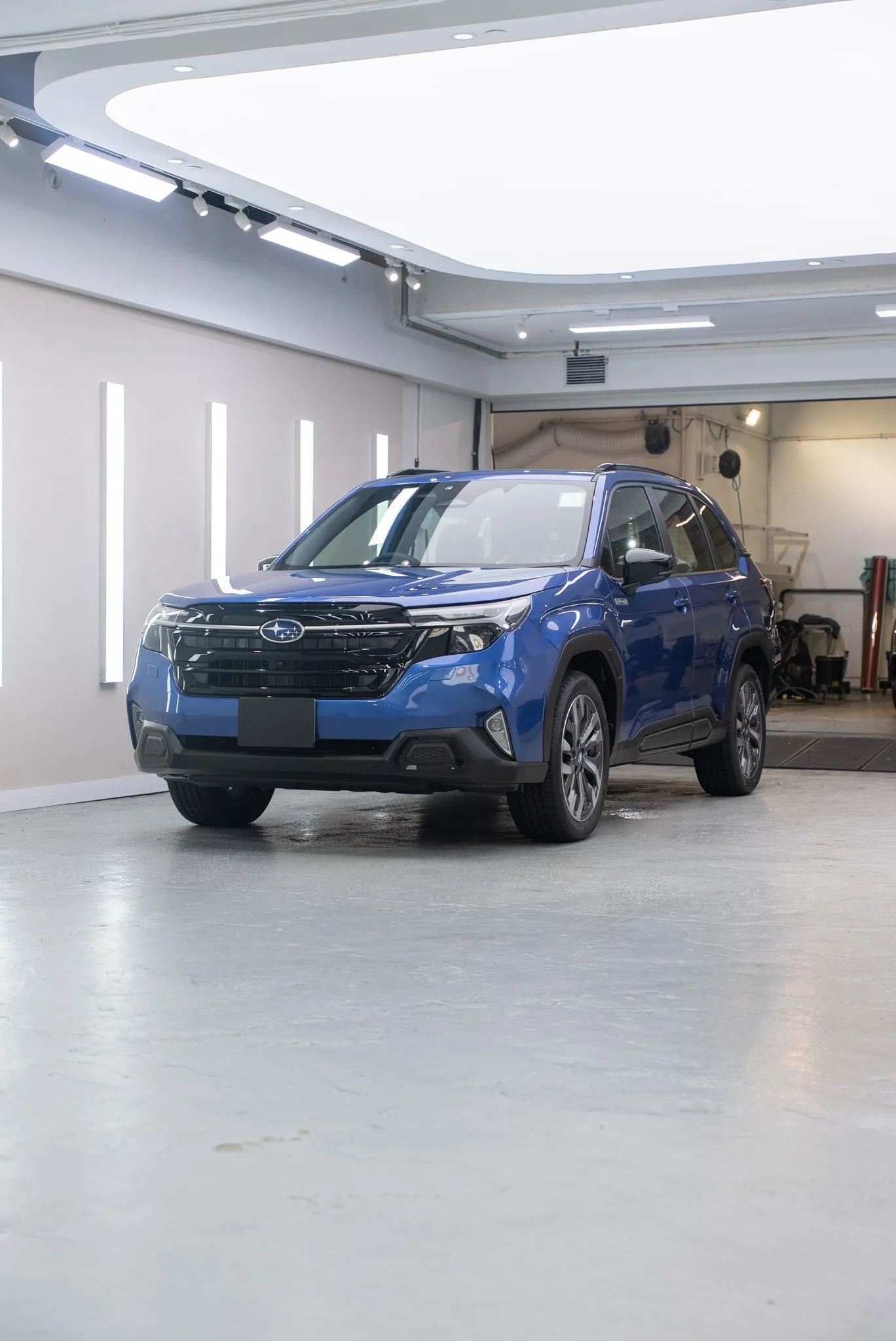 Subaru Forester Daybreak Blue 直幅車頭完成效果