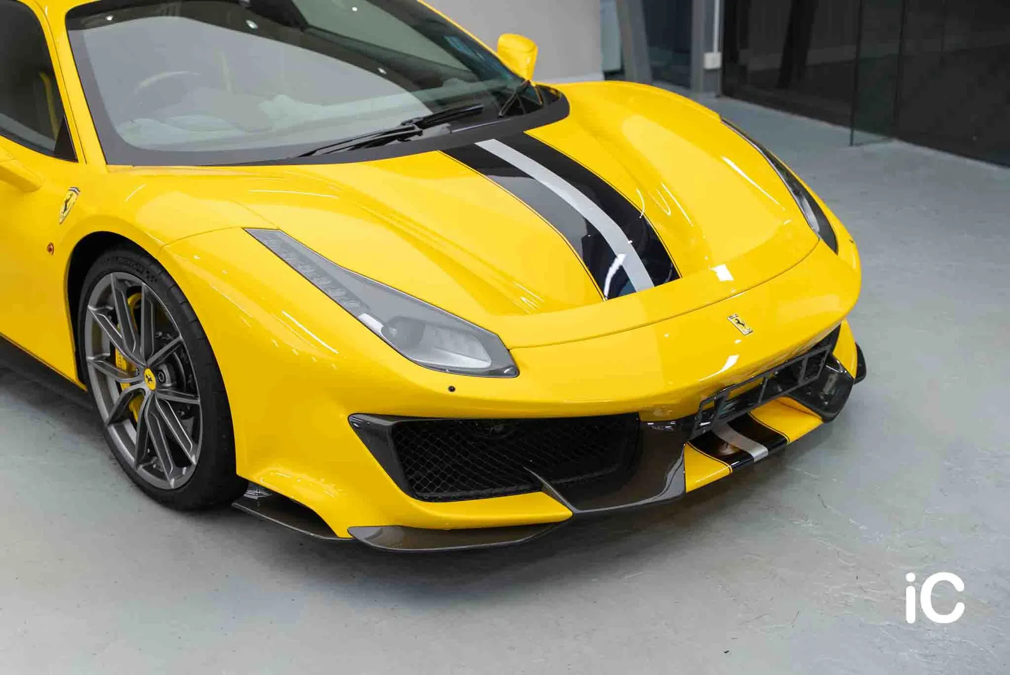 Ferrari 488 俯角車頭完成效果