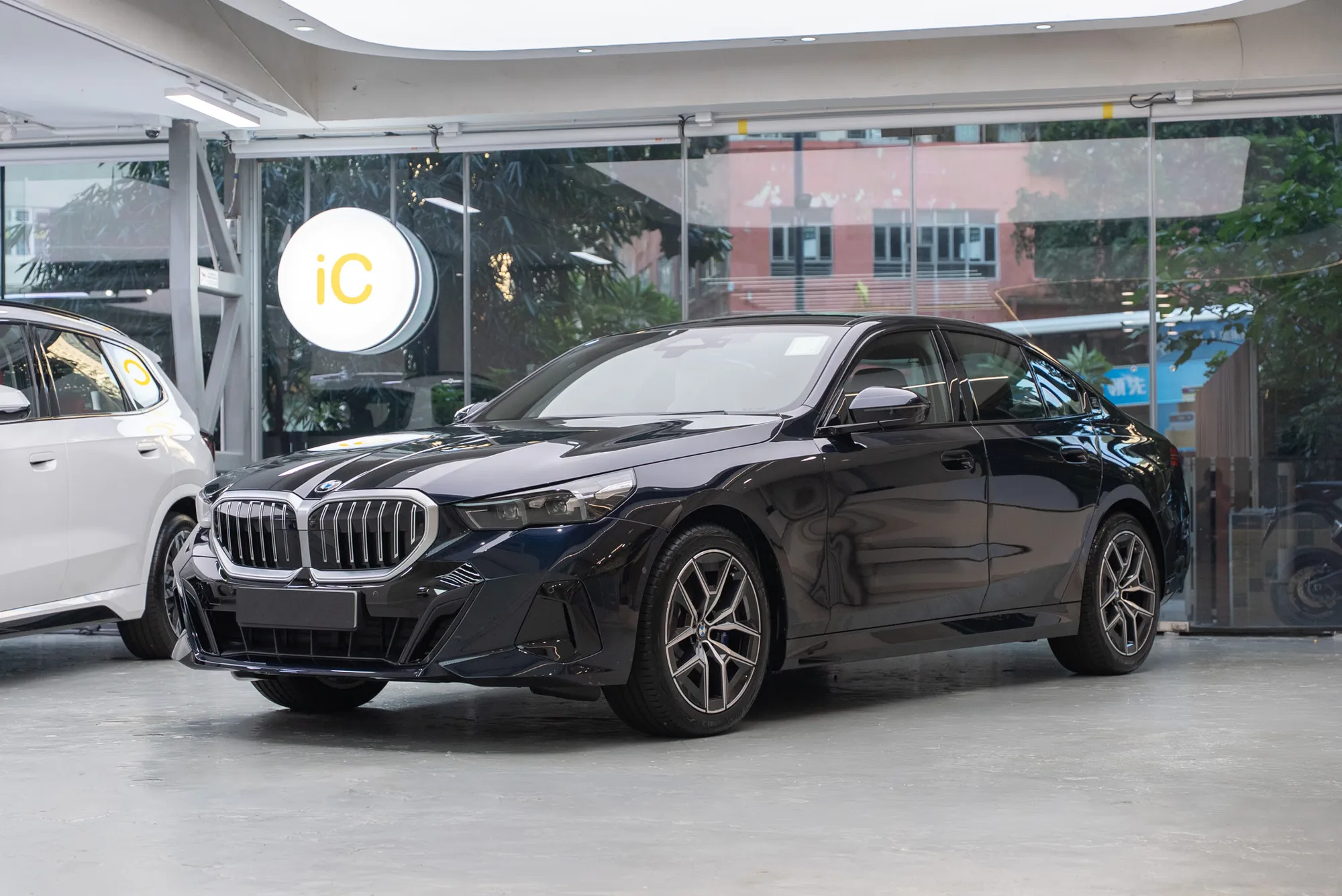 BMW THE 5 透明 PPF 施工作品