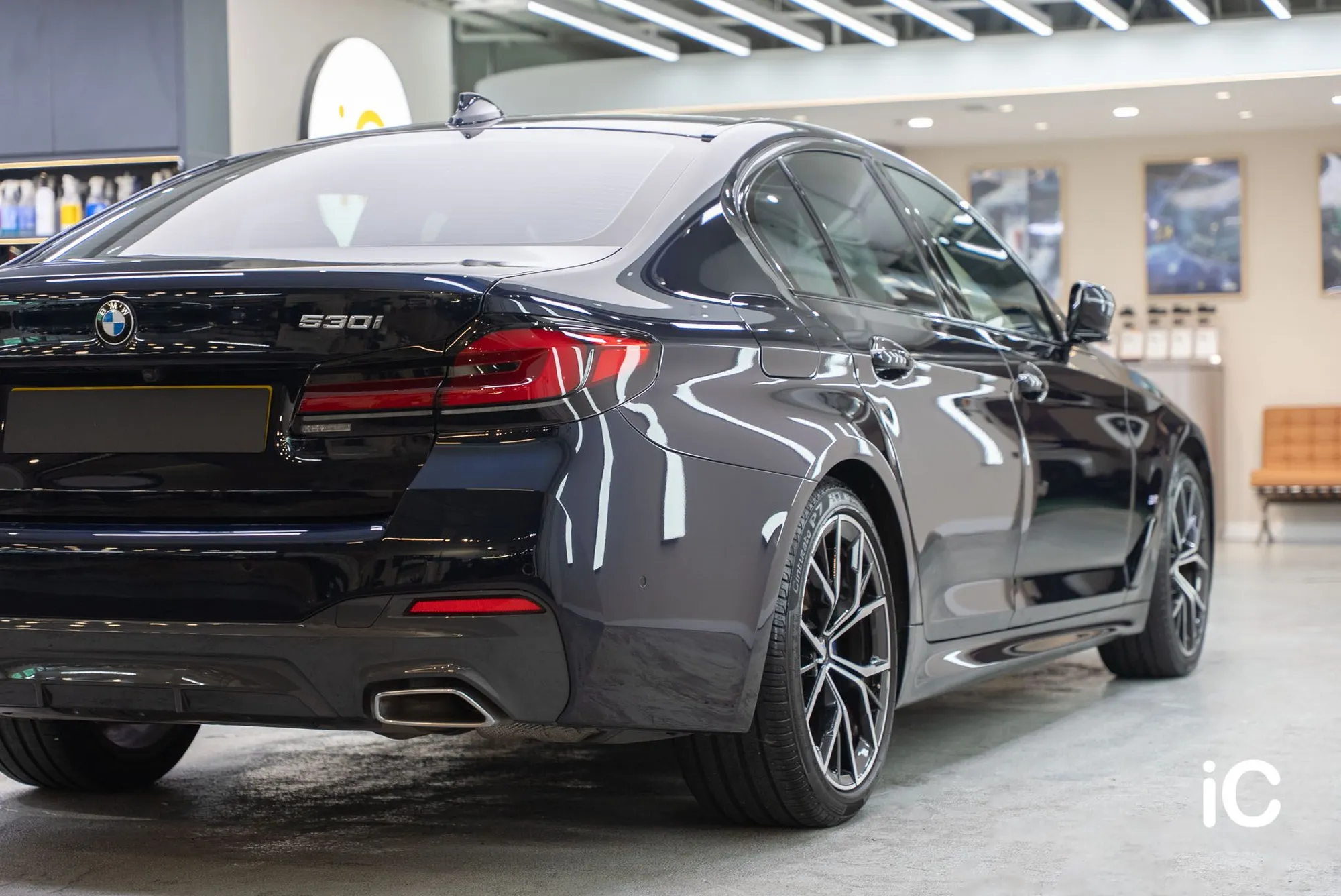 BMW THE 5 車尾三分四角度