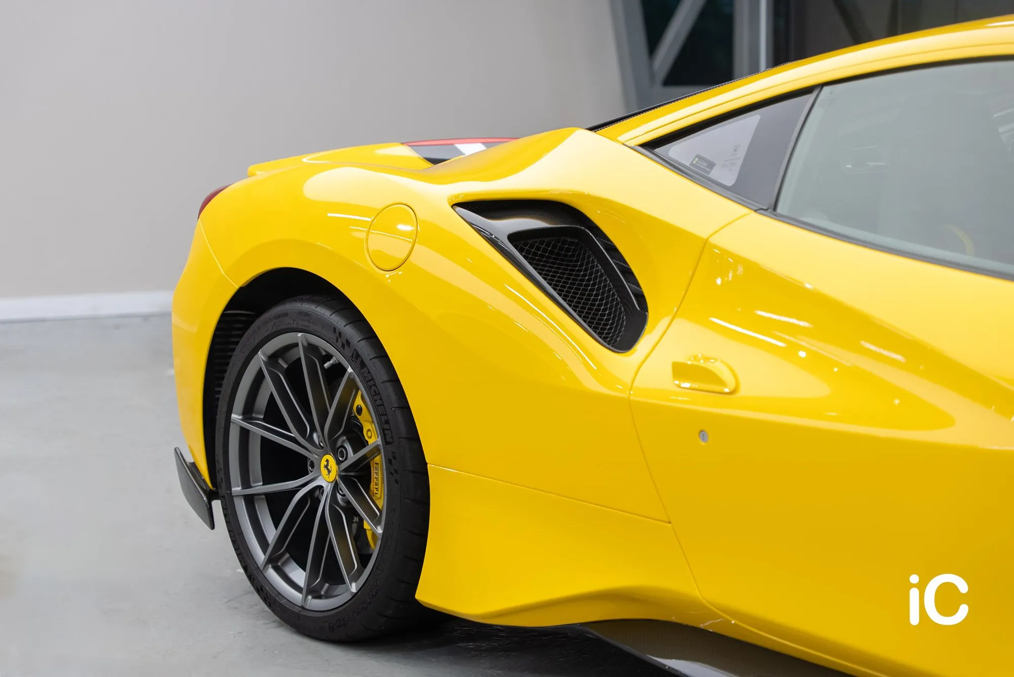Ferrari 488 後沙板及進氣口完成效果